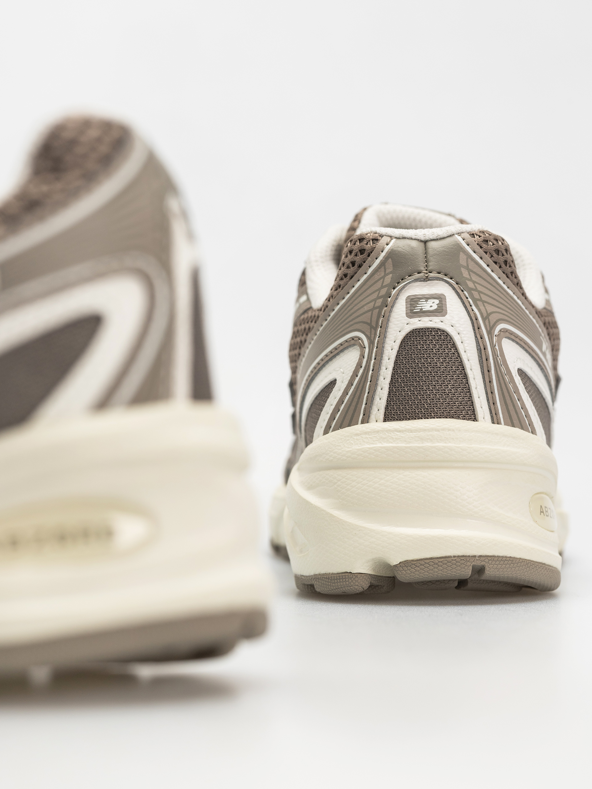 New Balance 740 JR Shoes (arid stone)