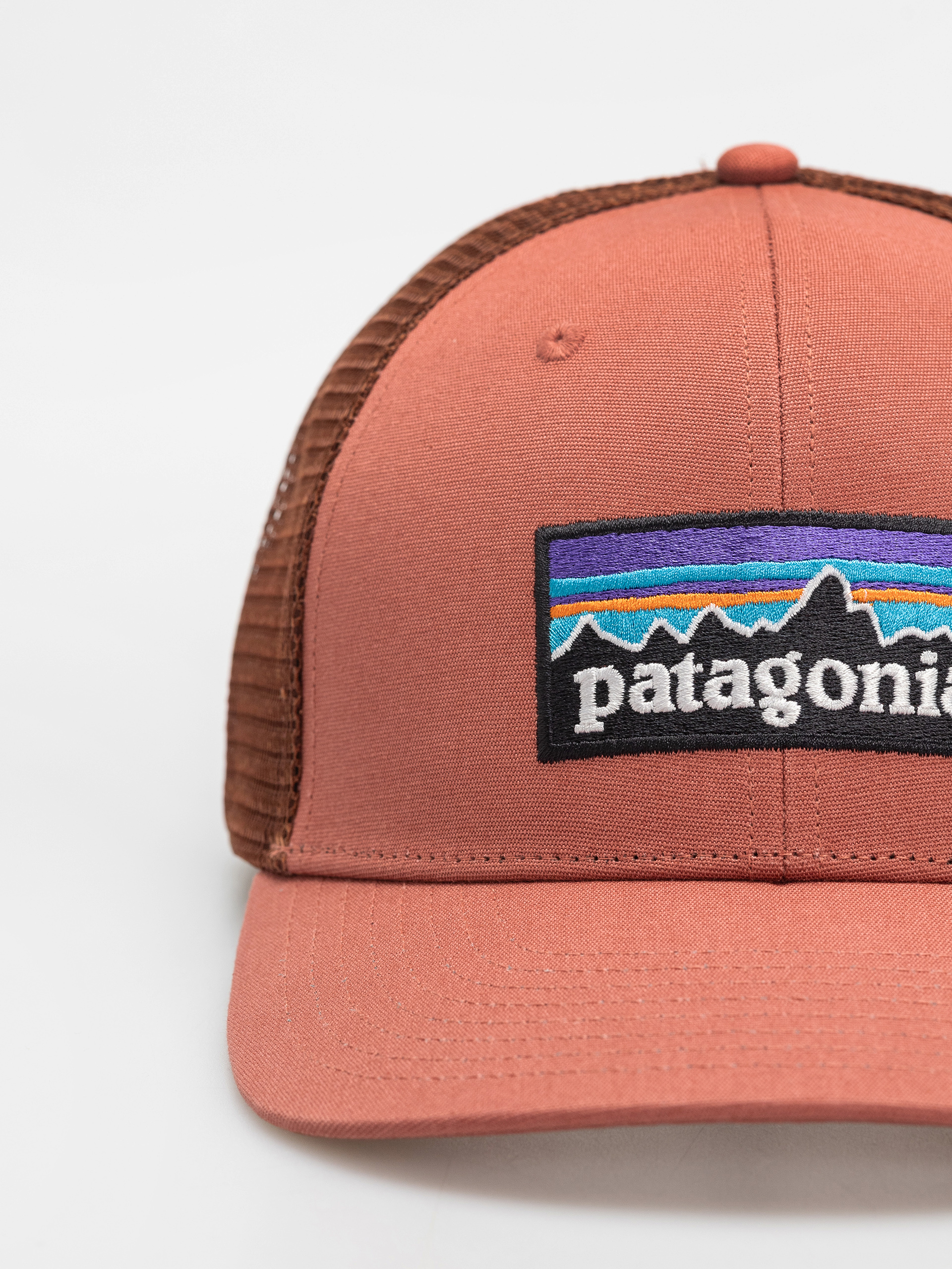 【新品】patagonia パタロハ キャップ ピンク Patagonia P 6 Logo Trucker Cap - burgundy (potters red)