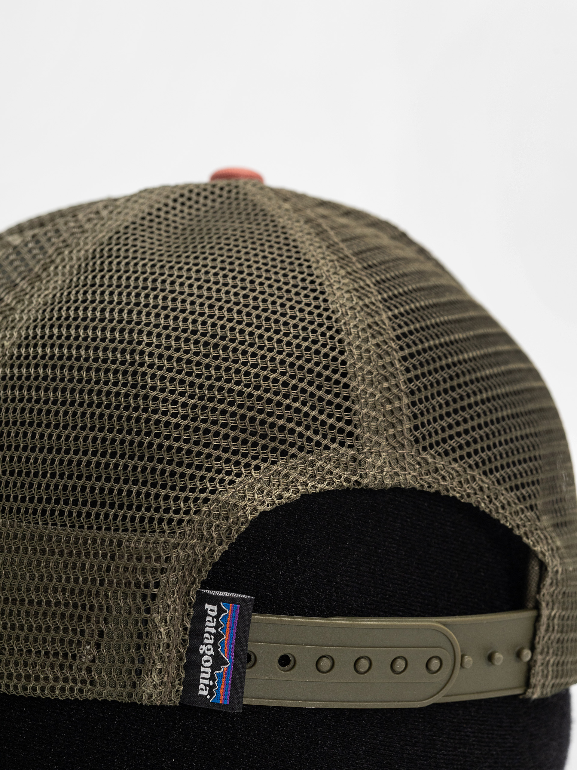 Patagonia P 6 Logo LoPro Trucker Cap (birch white)