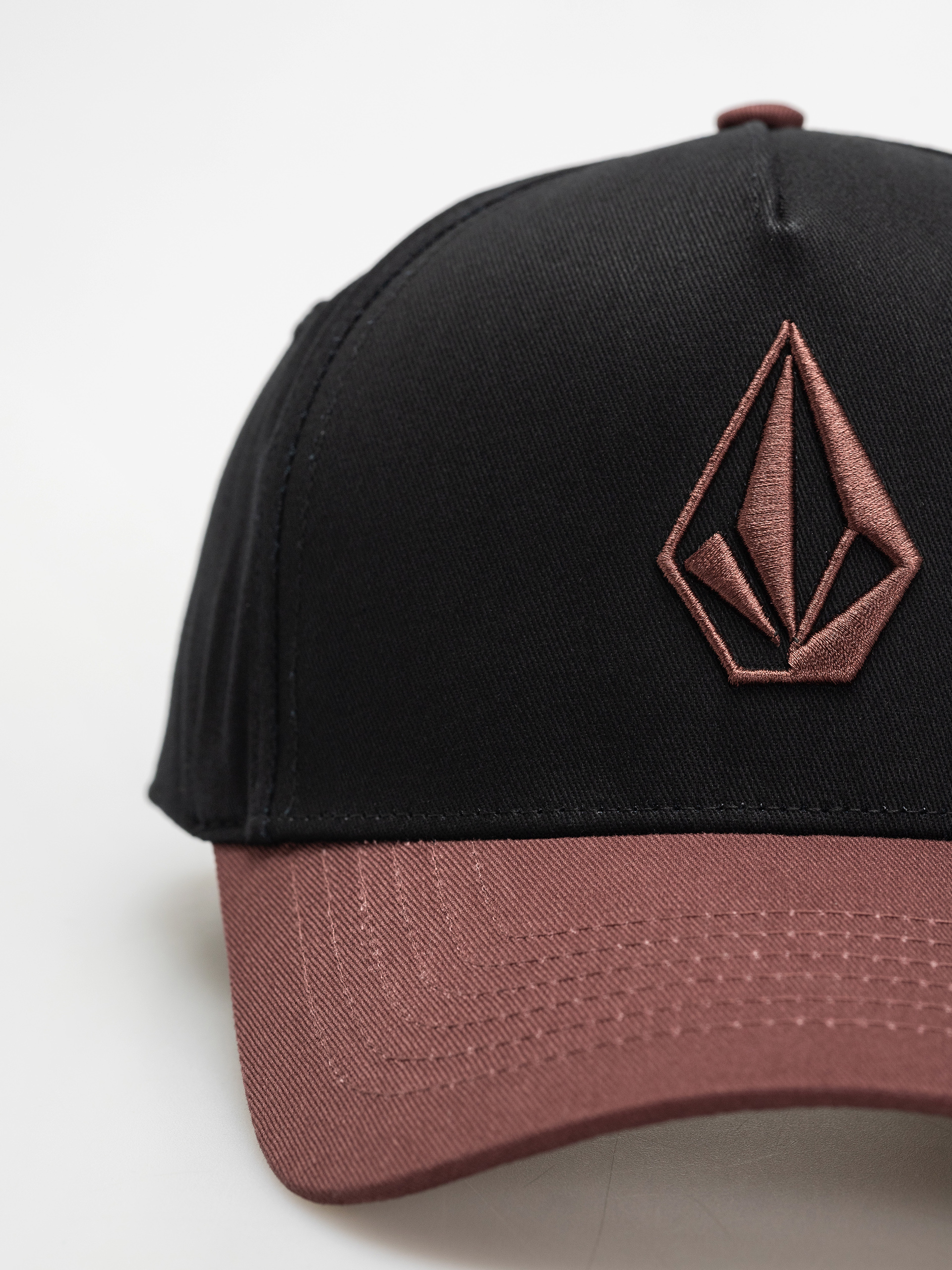 Volcom Embossed Stone Adj Cap (merlot)