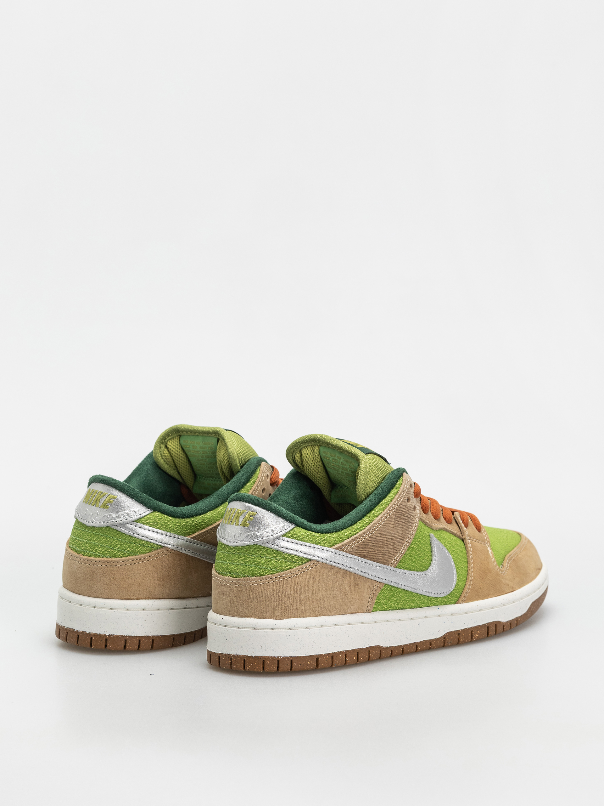 Nike SB Dunk Low Pro Wc Schuhe (sesame/metallic silver pear fir)
