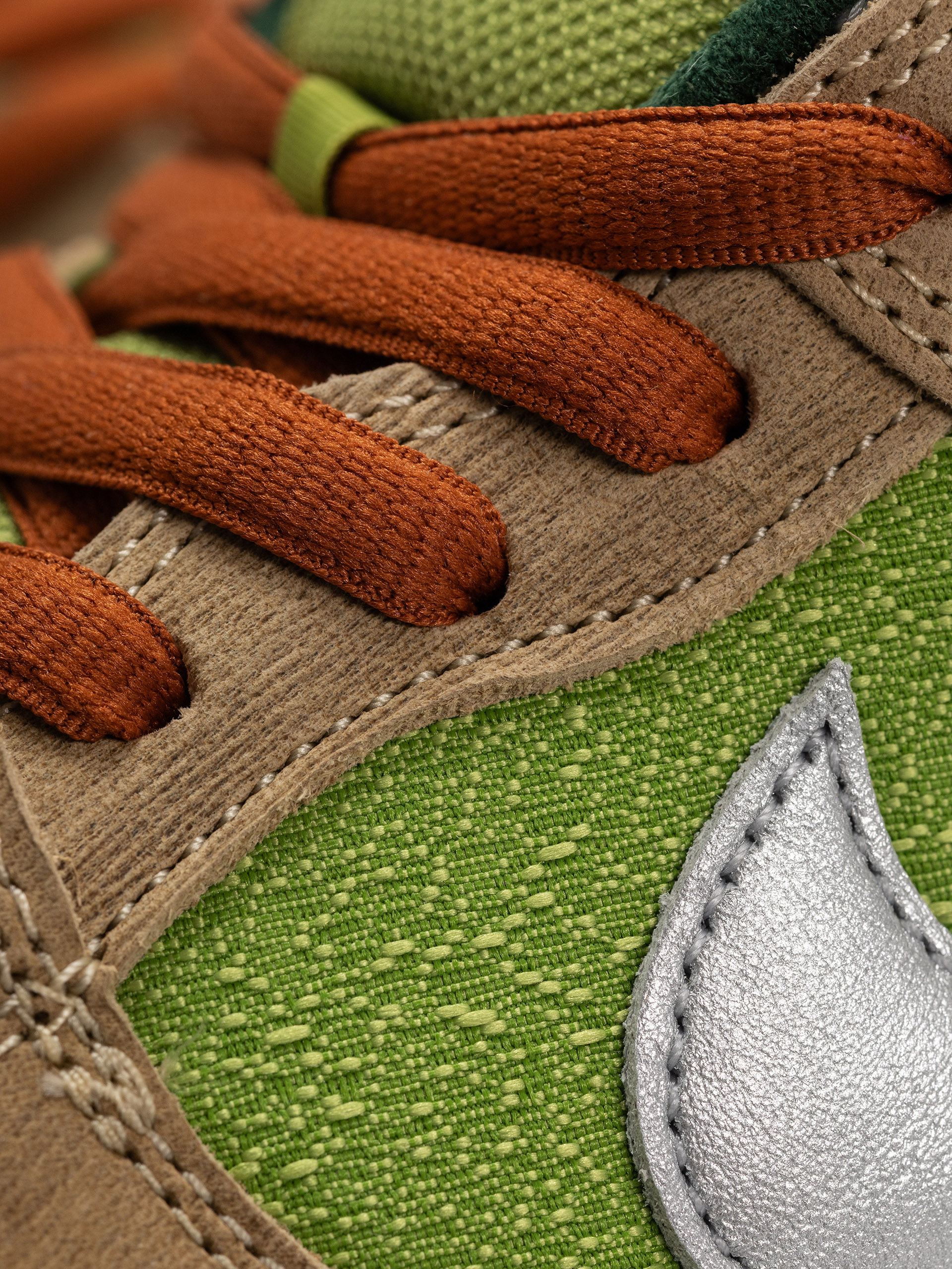 Nike SB Dunk Low Pro Wc Shoes (sesame/metallic silver pear fir)