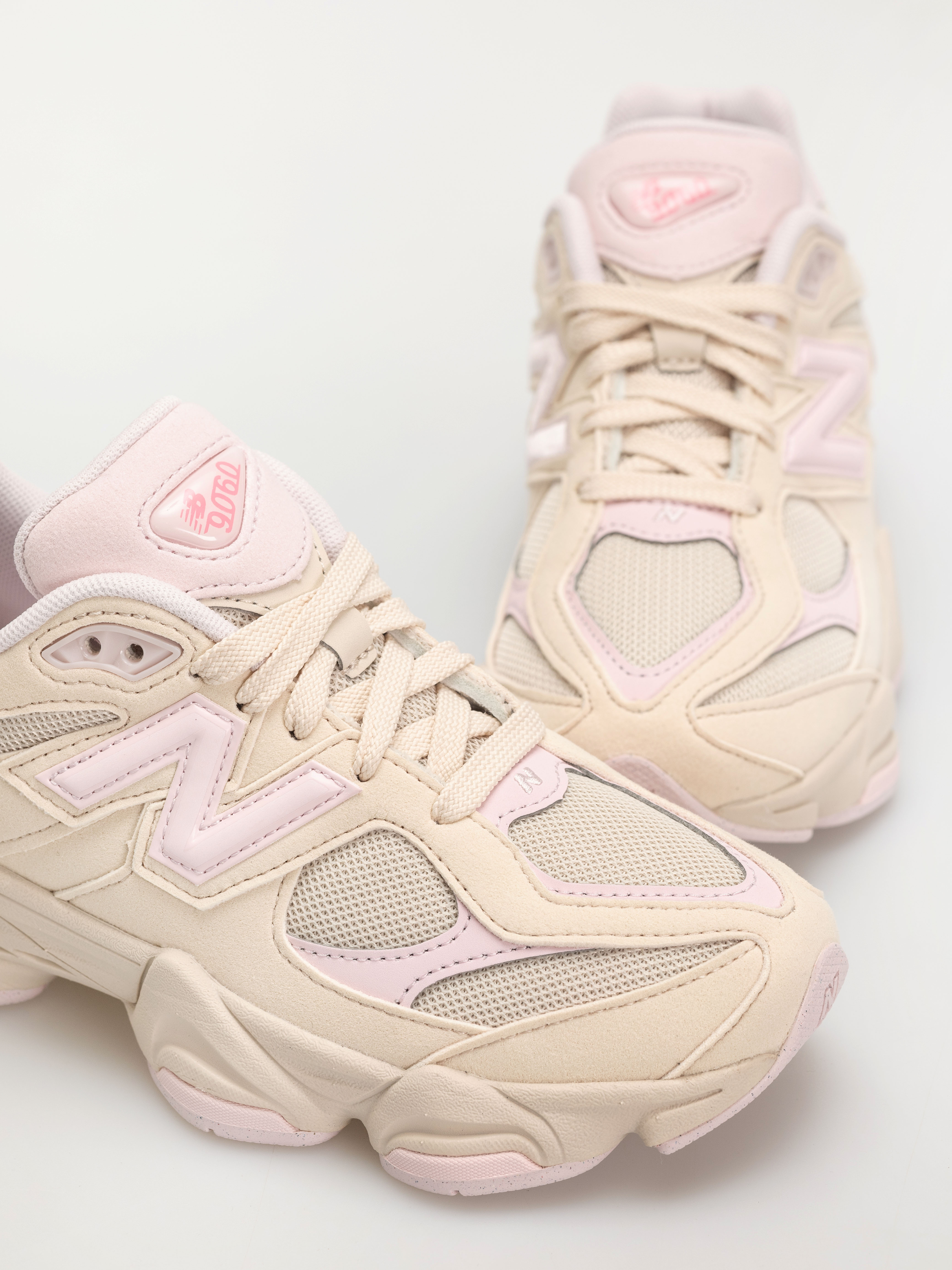 New Balance 9060 JR Schuhe (bisque)