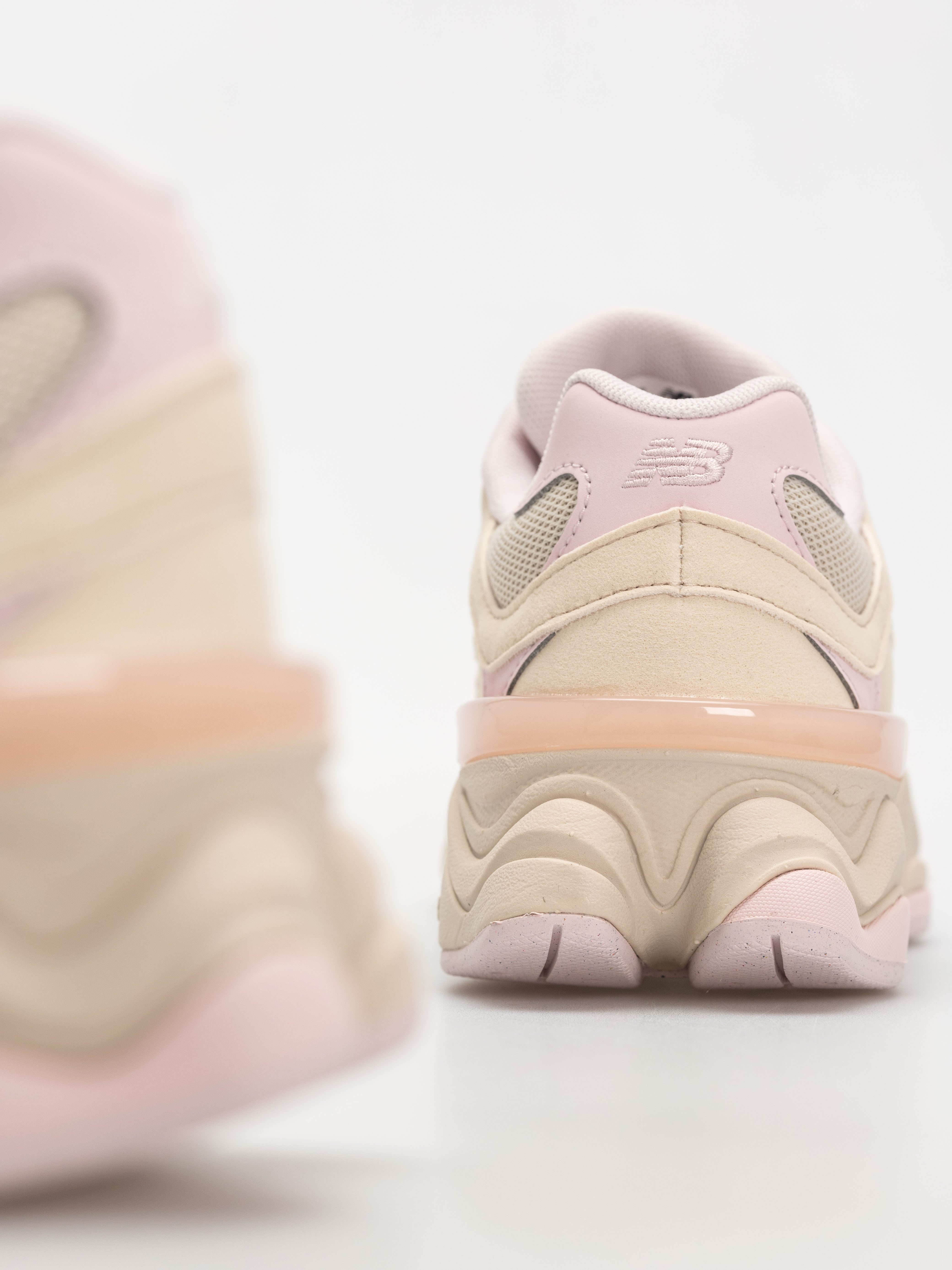 New Balance 9060 JR Schuhe (bisque)