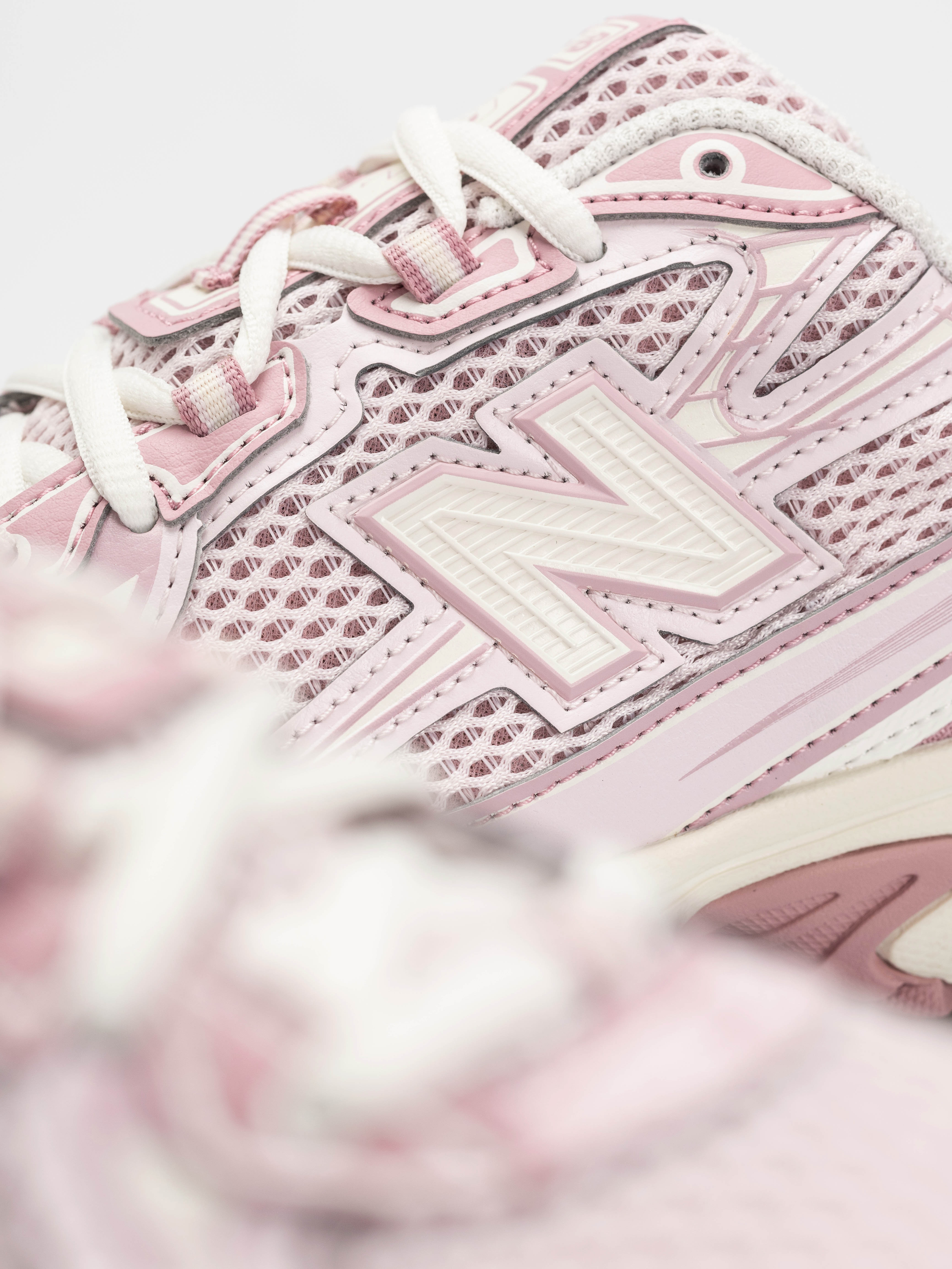New Balance 740 Shoes (pink granite)