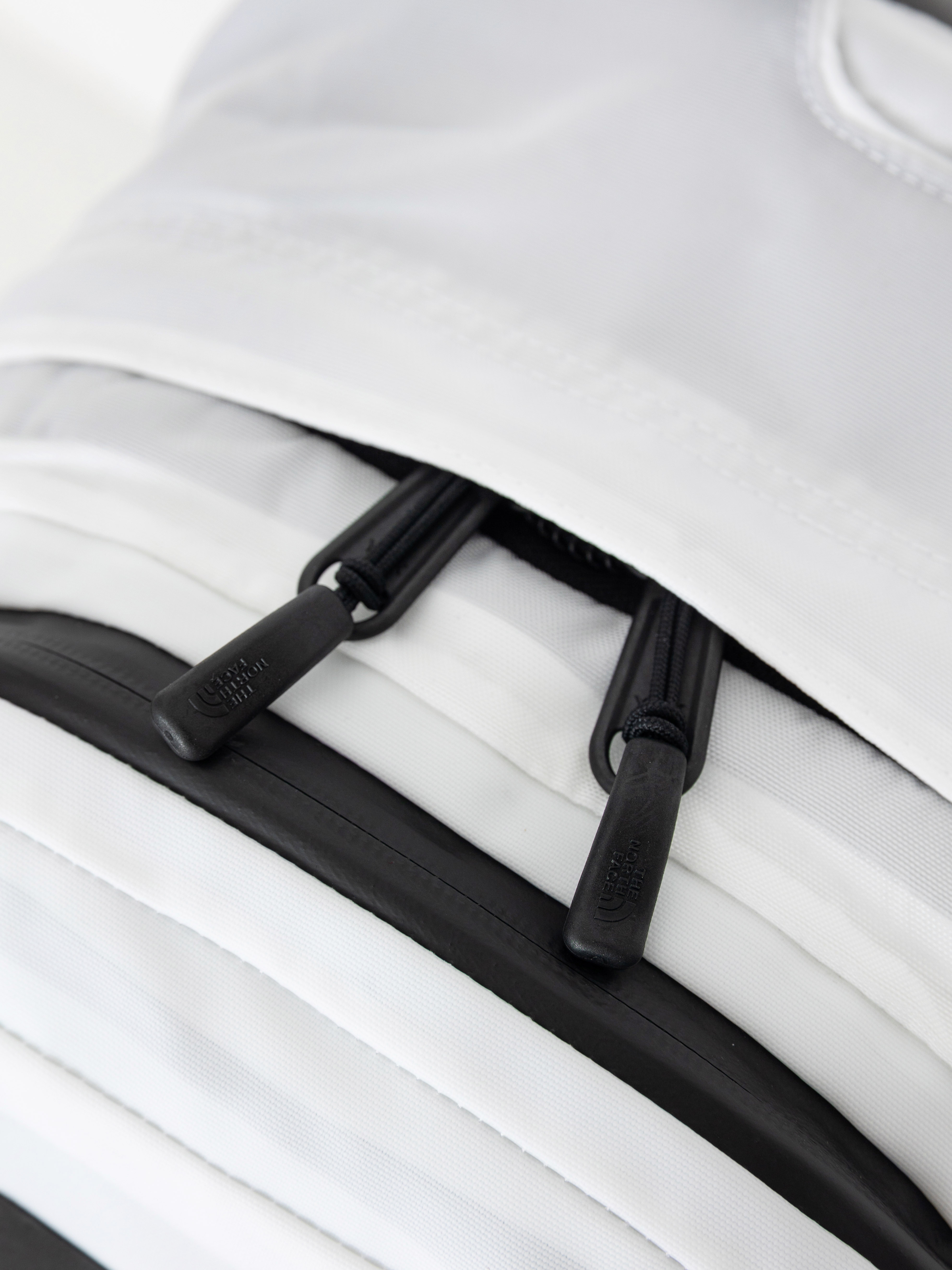 The North Face Hot Shot Base Camp Rucksack (tnf white)