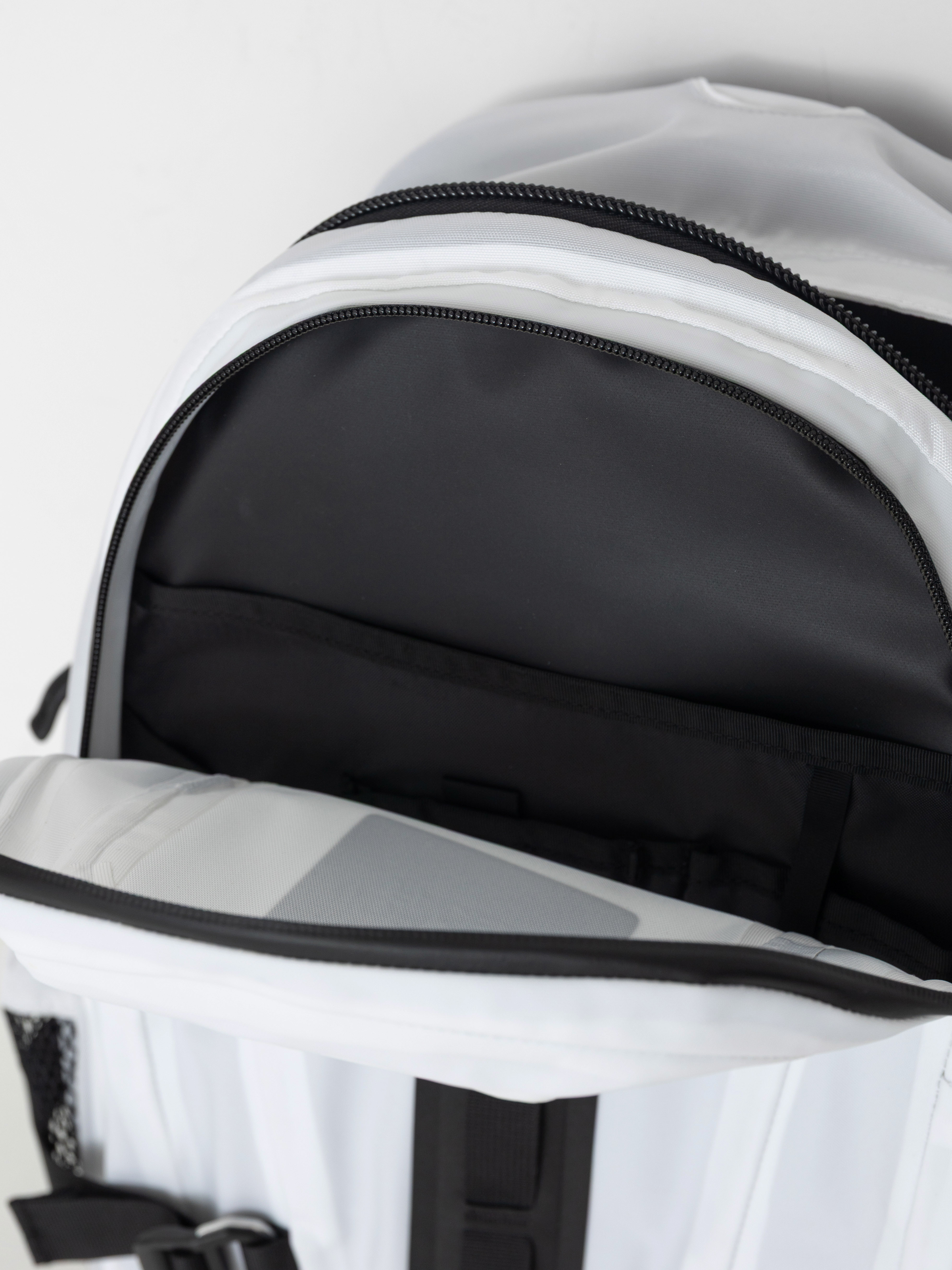 The North Face Hot Shot Base Camp Rucksack (tnf white)