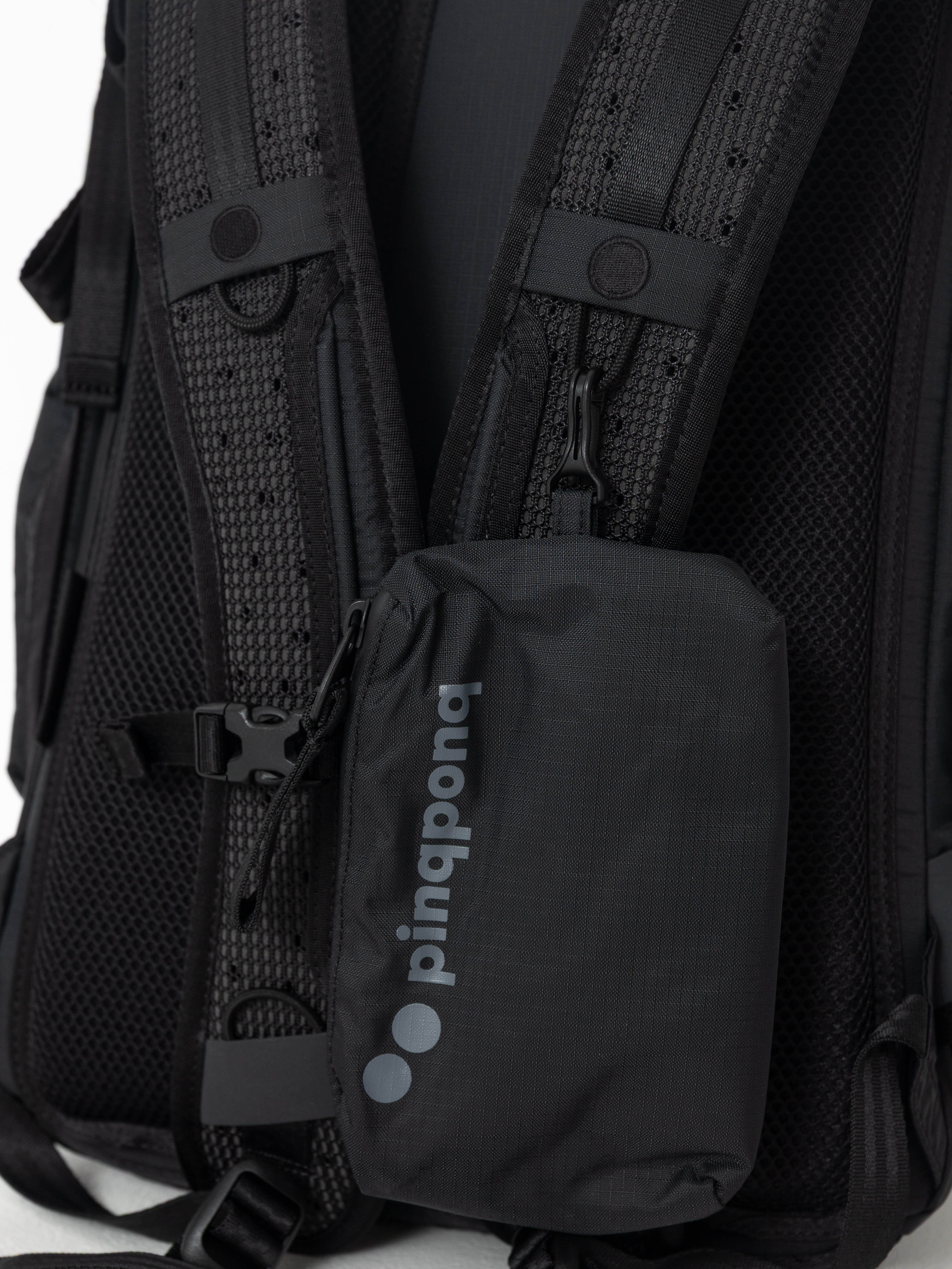 PinqPonq Komut Medium Rucksack (pure black)