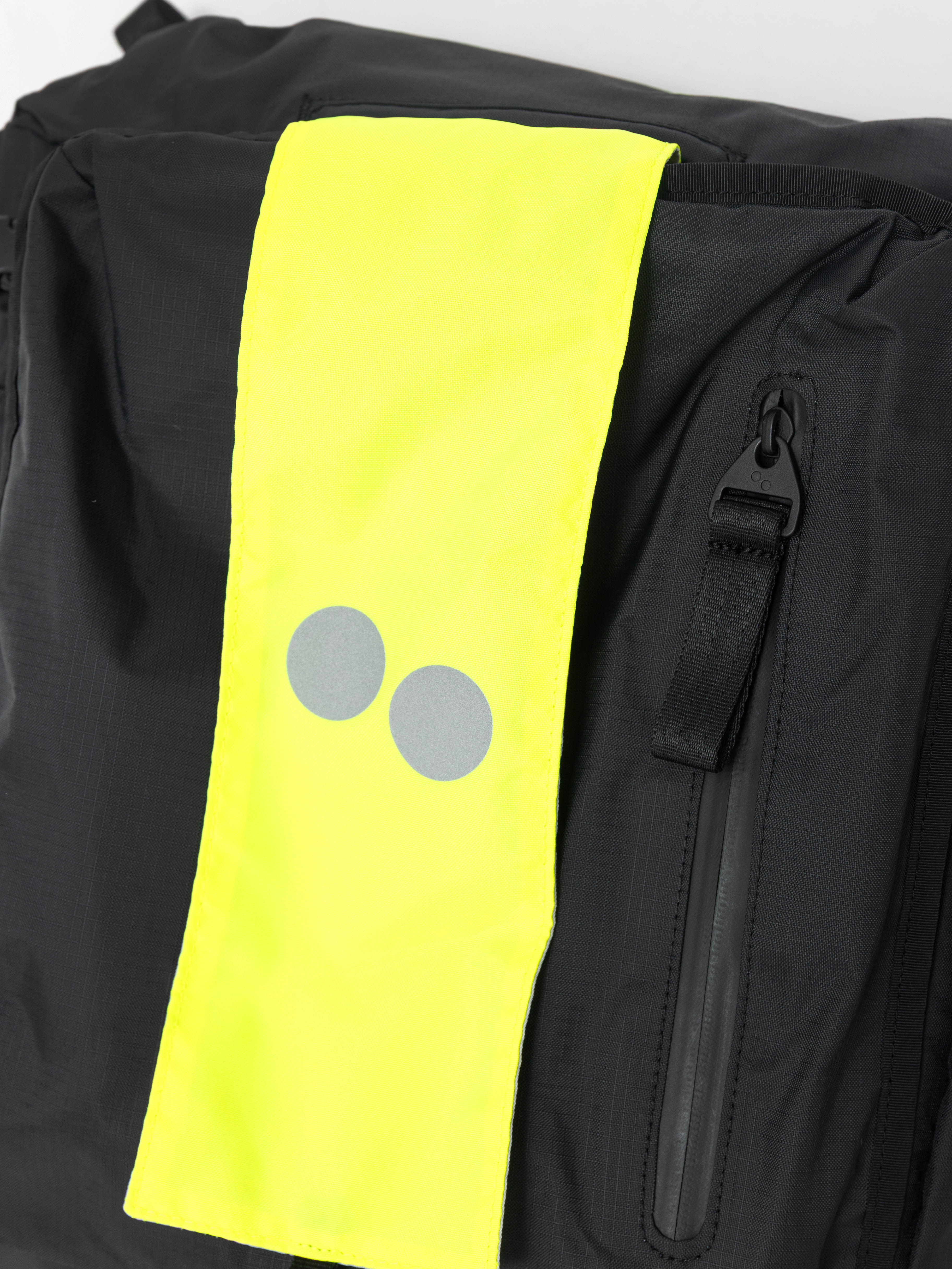 PinqPonq Komut Medium Backpack (pure black)