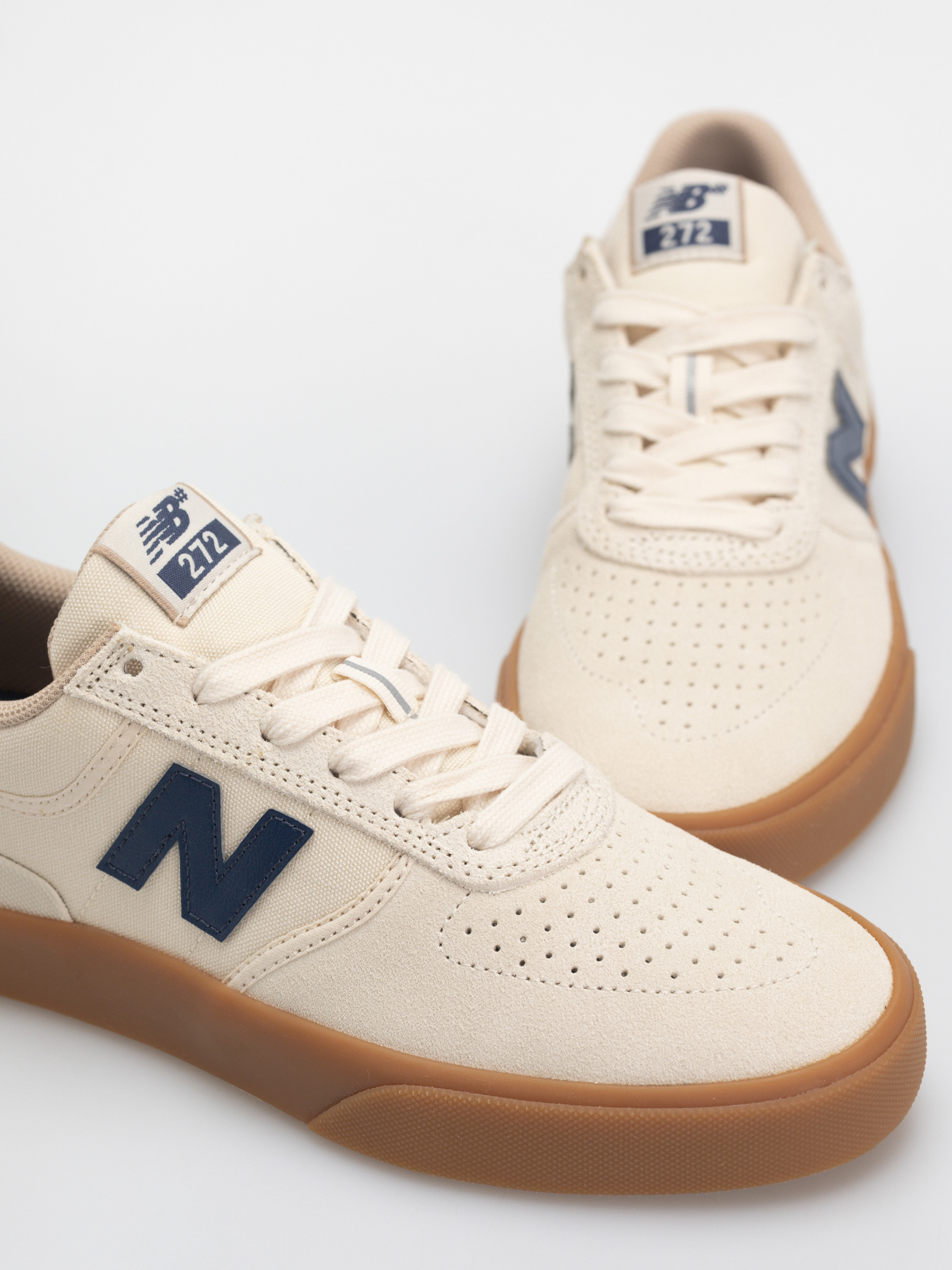New Balance 272 Shoes (white)
