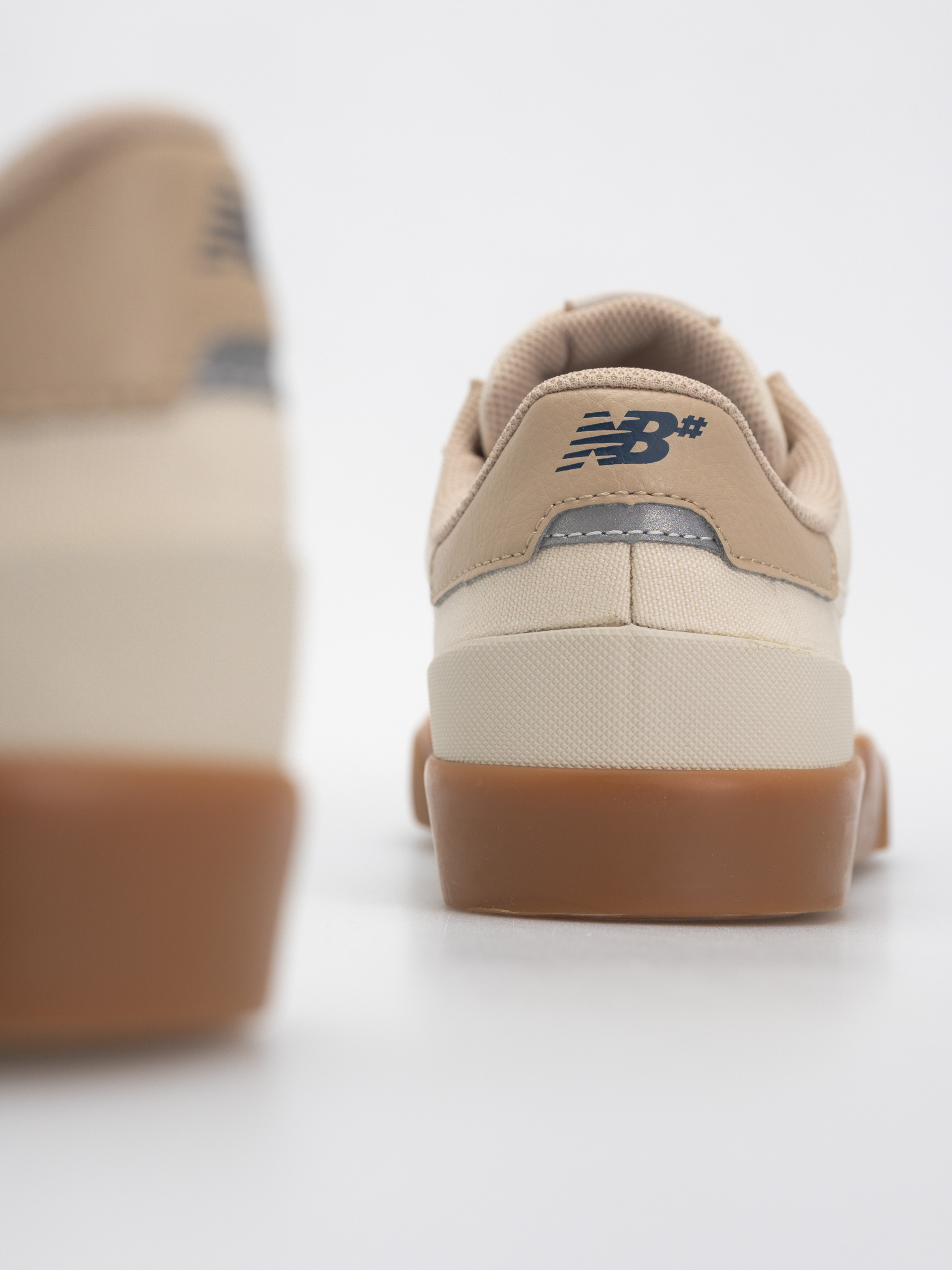 New Balance 272 Shoes (white)