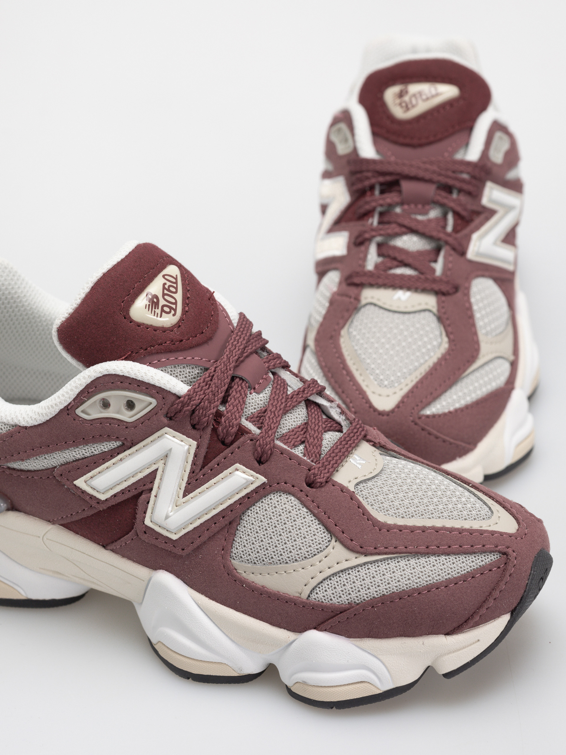 New Balance 9060 JR Shoes (washed burgundy)