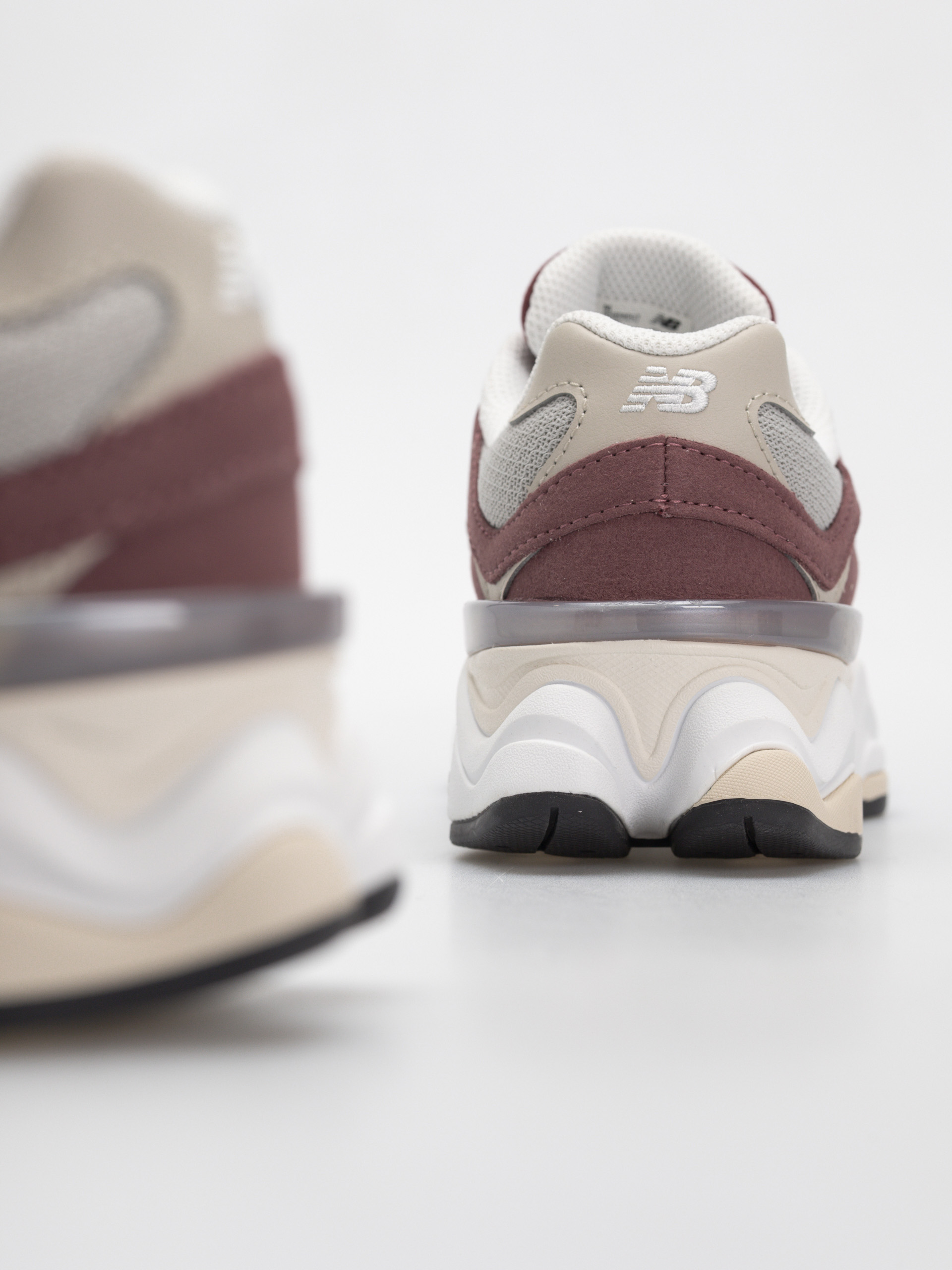 New Balance 9060 JR Schuhe (washed burgundy)