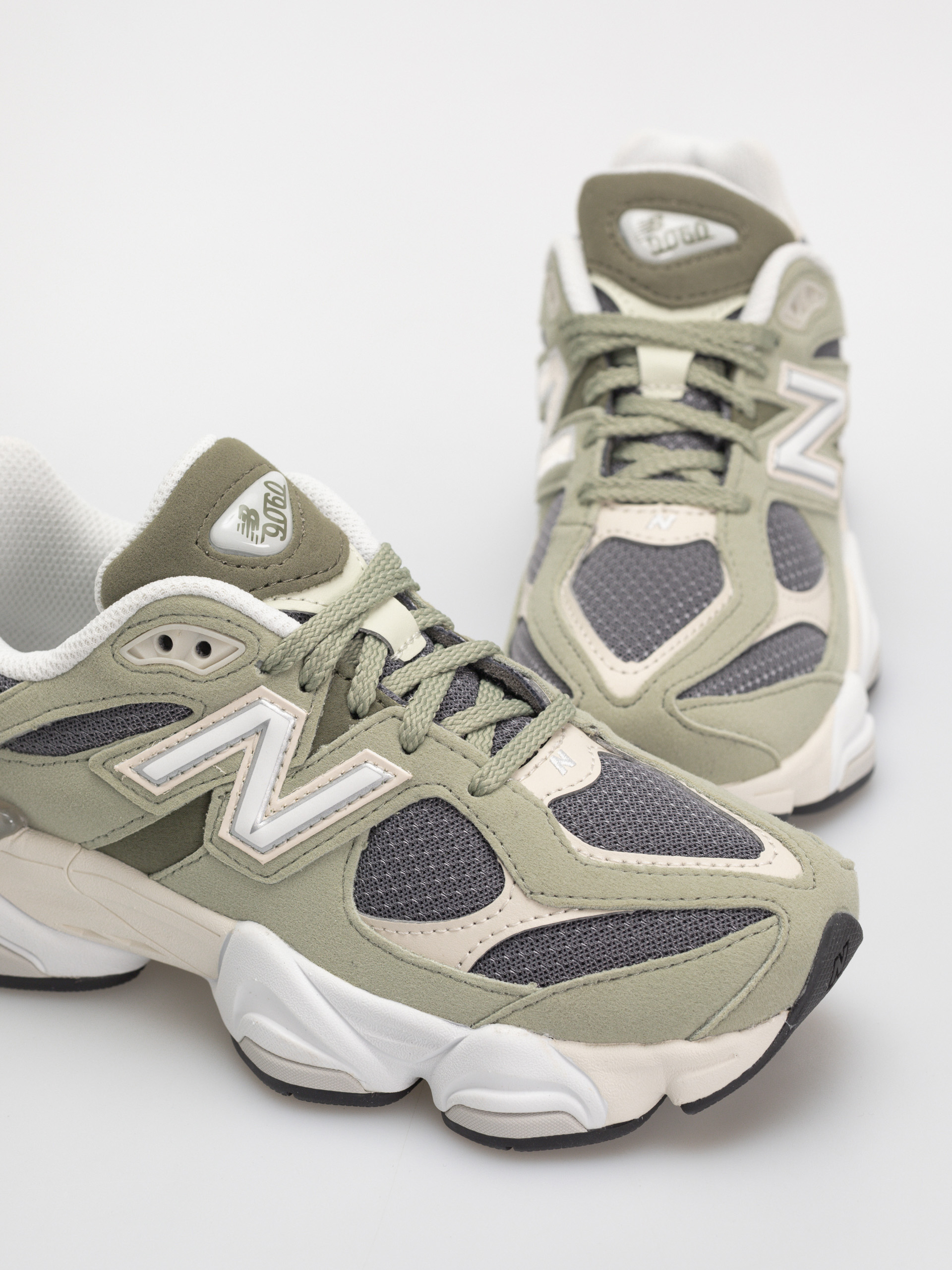 New Balance 9060 JR Shoes (garter snake)