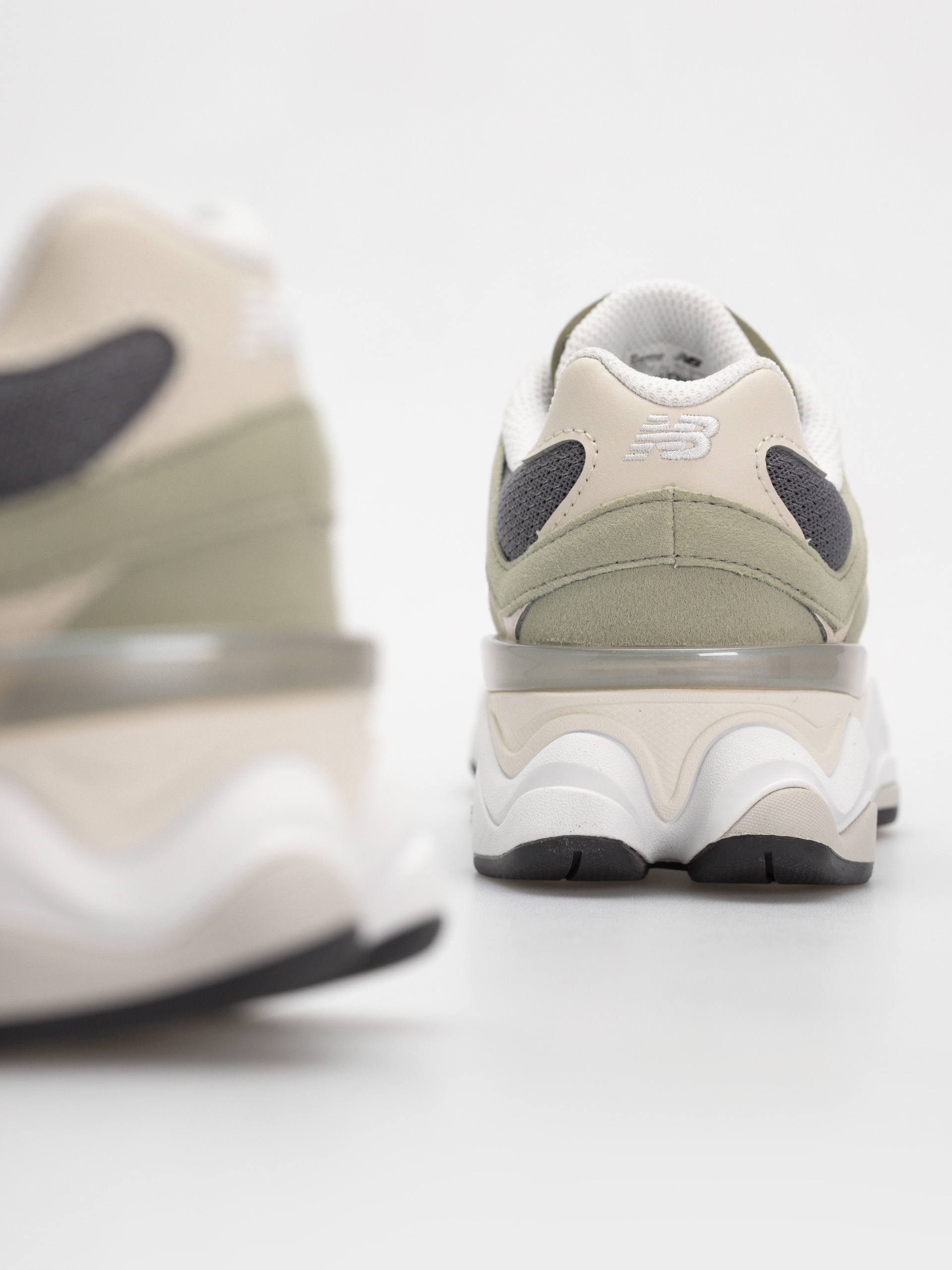 New Balance 9060 JR Schuhe (garter snake)