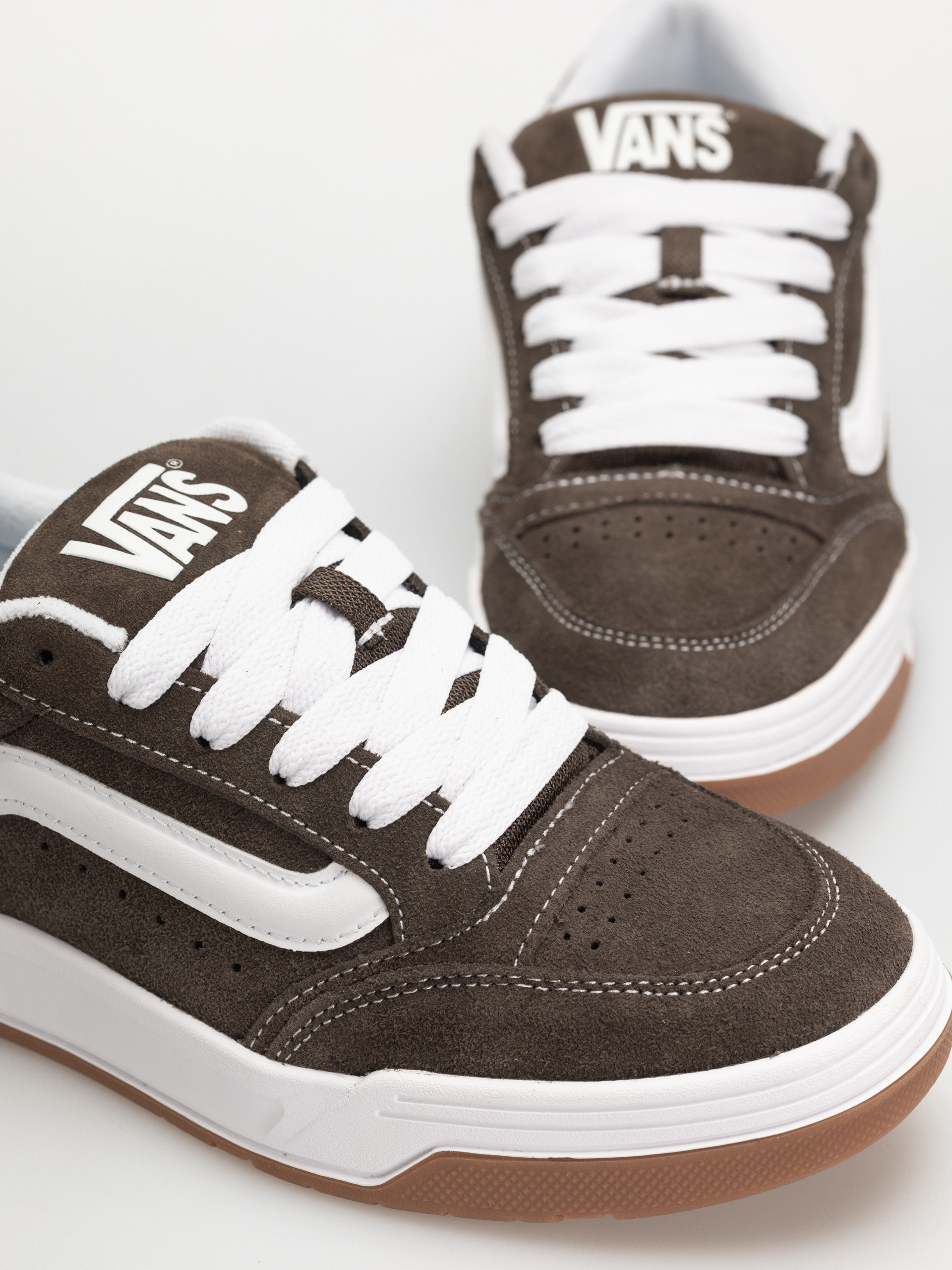 Vans Hylane Shoes (suede brown)