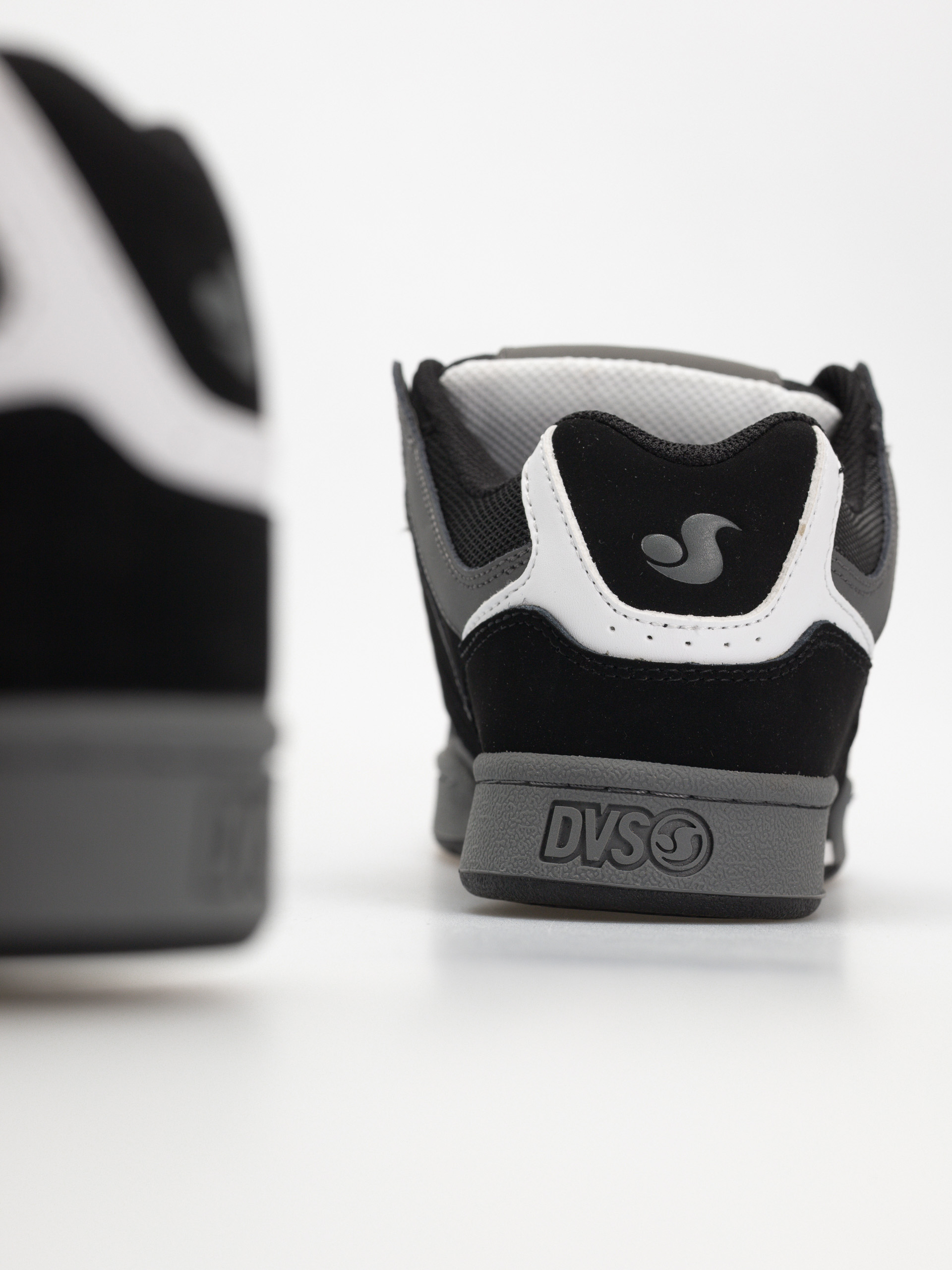 DVS Celsius Shoes (charcoal/black/white)