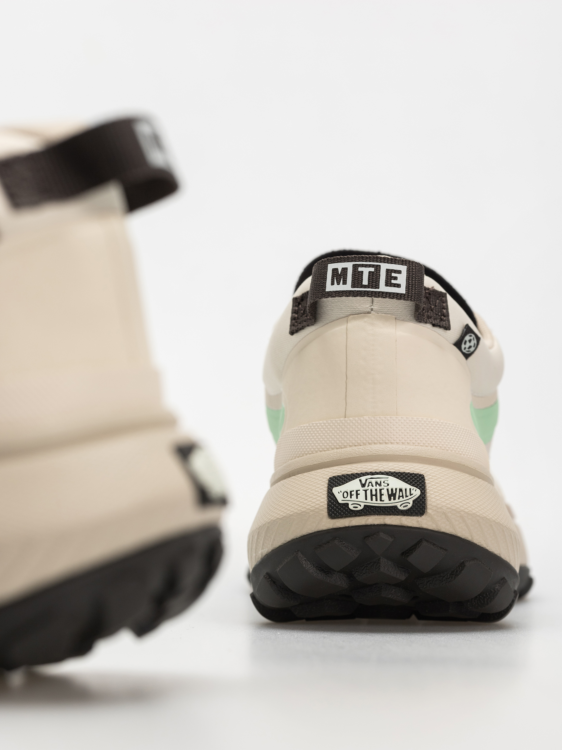 Vans Mte Crosspath Schuhe (white/multi)