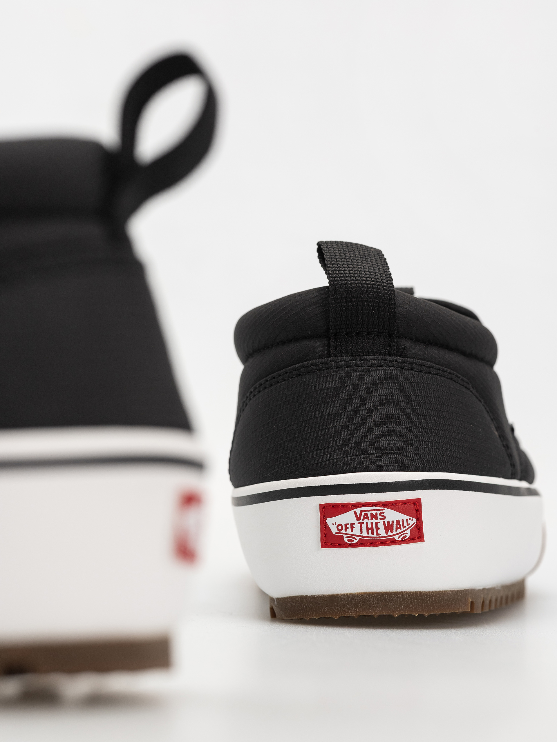 Vans Mte Snow Lodge Slipper Mid Shoes (quilted black)