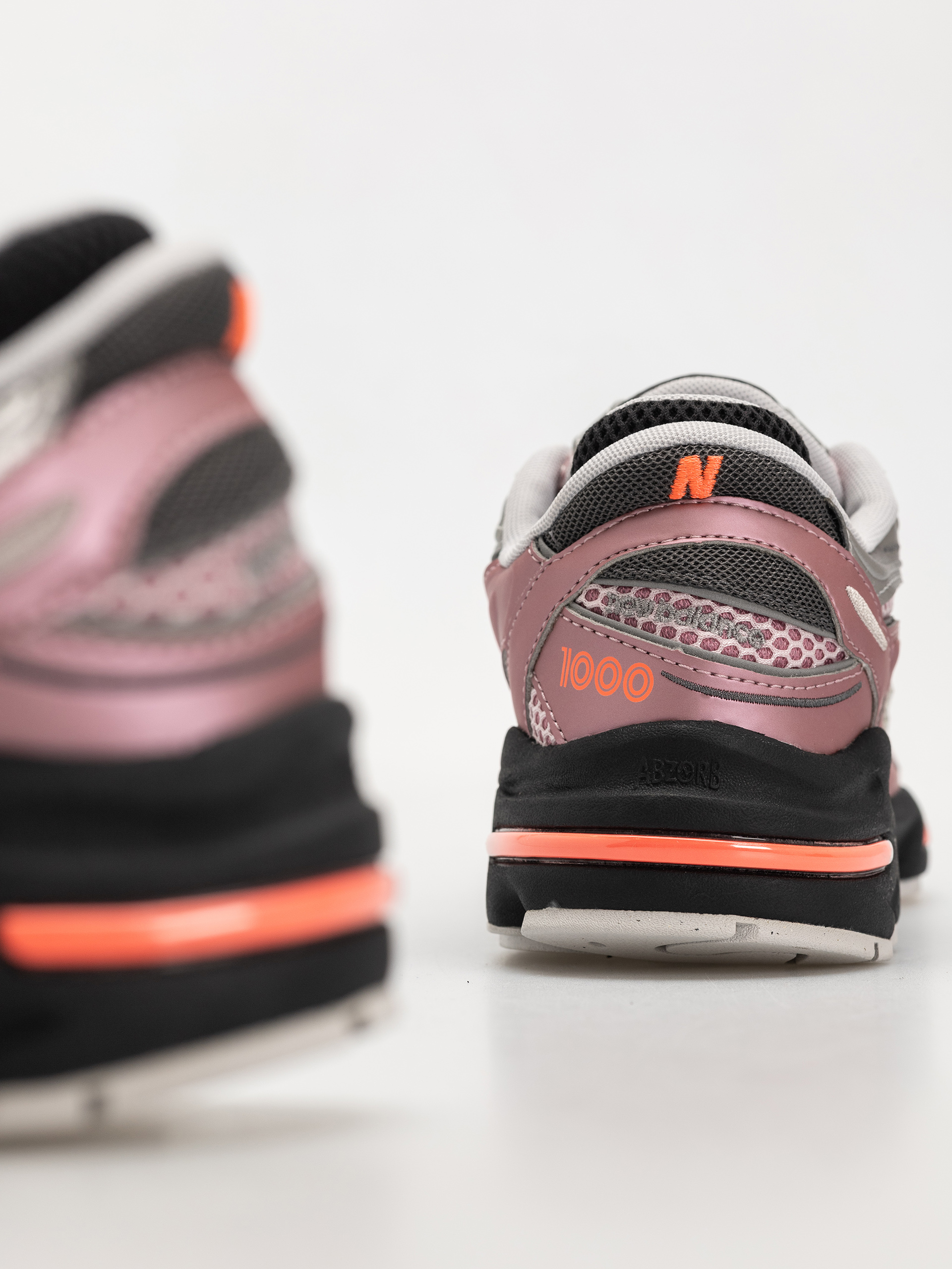 New Balance 1000 Shoes (pink taffy)