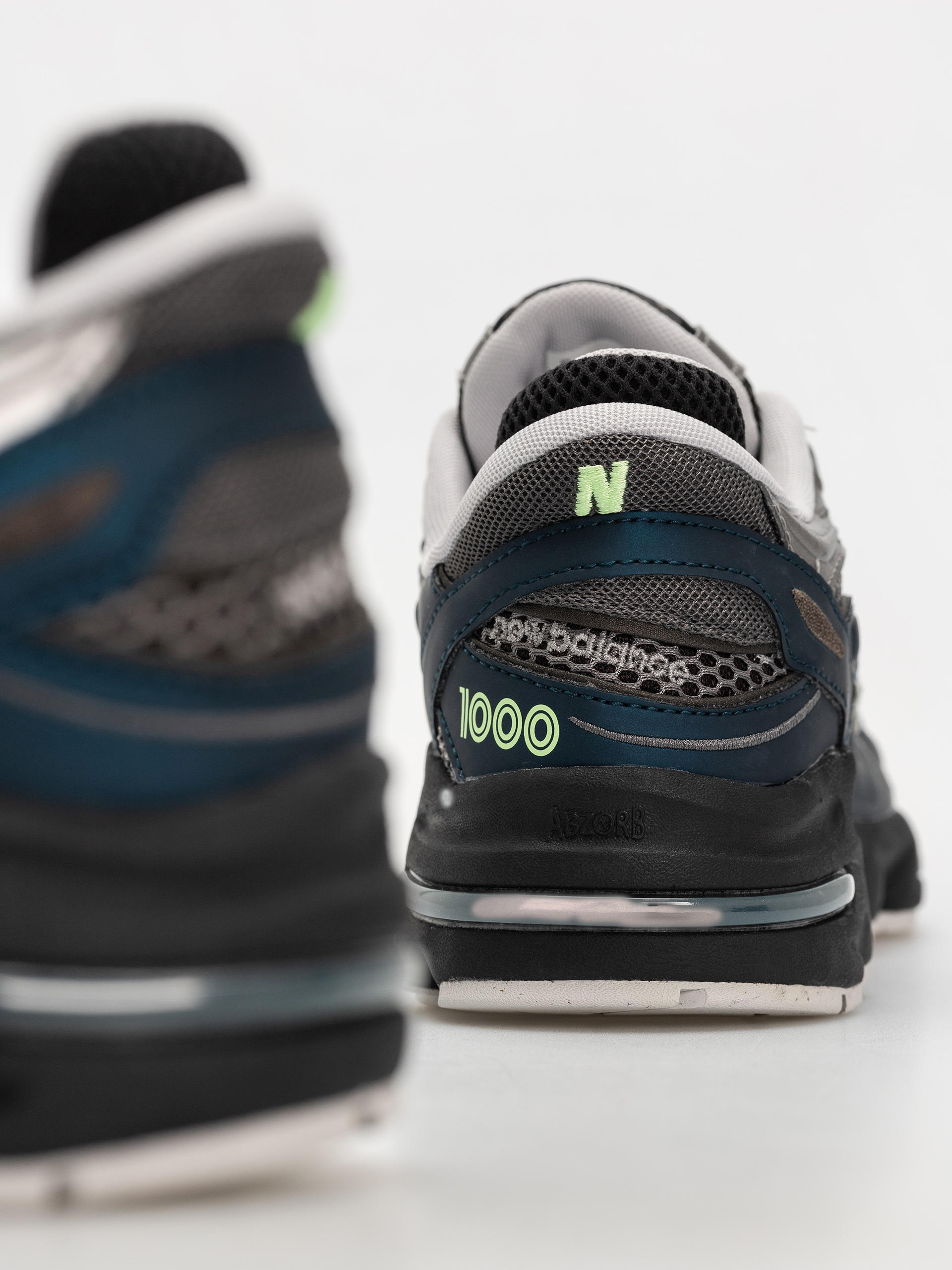 New Balance 1000 Shoes (deep ocean)
