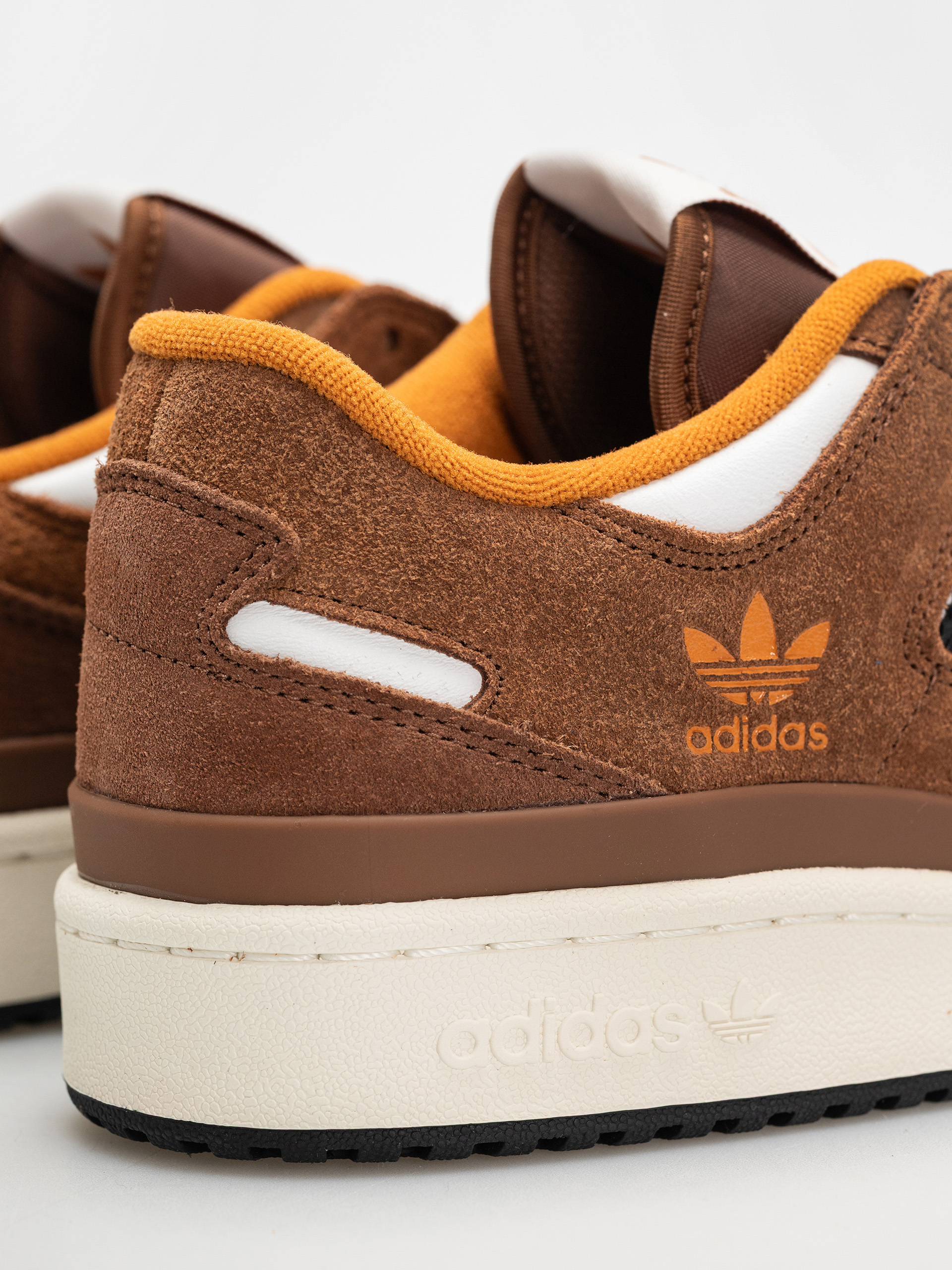 adidas Forum 84 Low Adv Shoes (crywht/cblack/rusora)