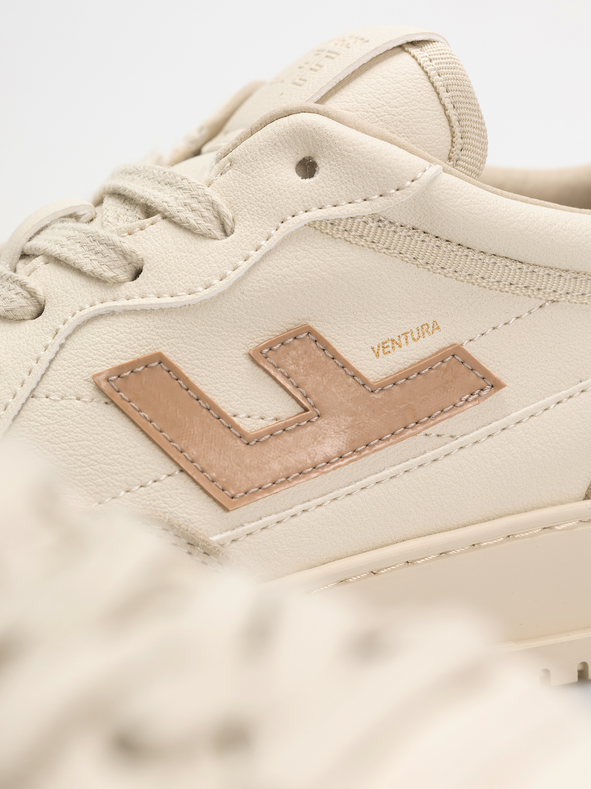 Flamingos Life Shoes Ventura (brush cream)