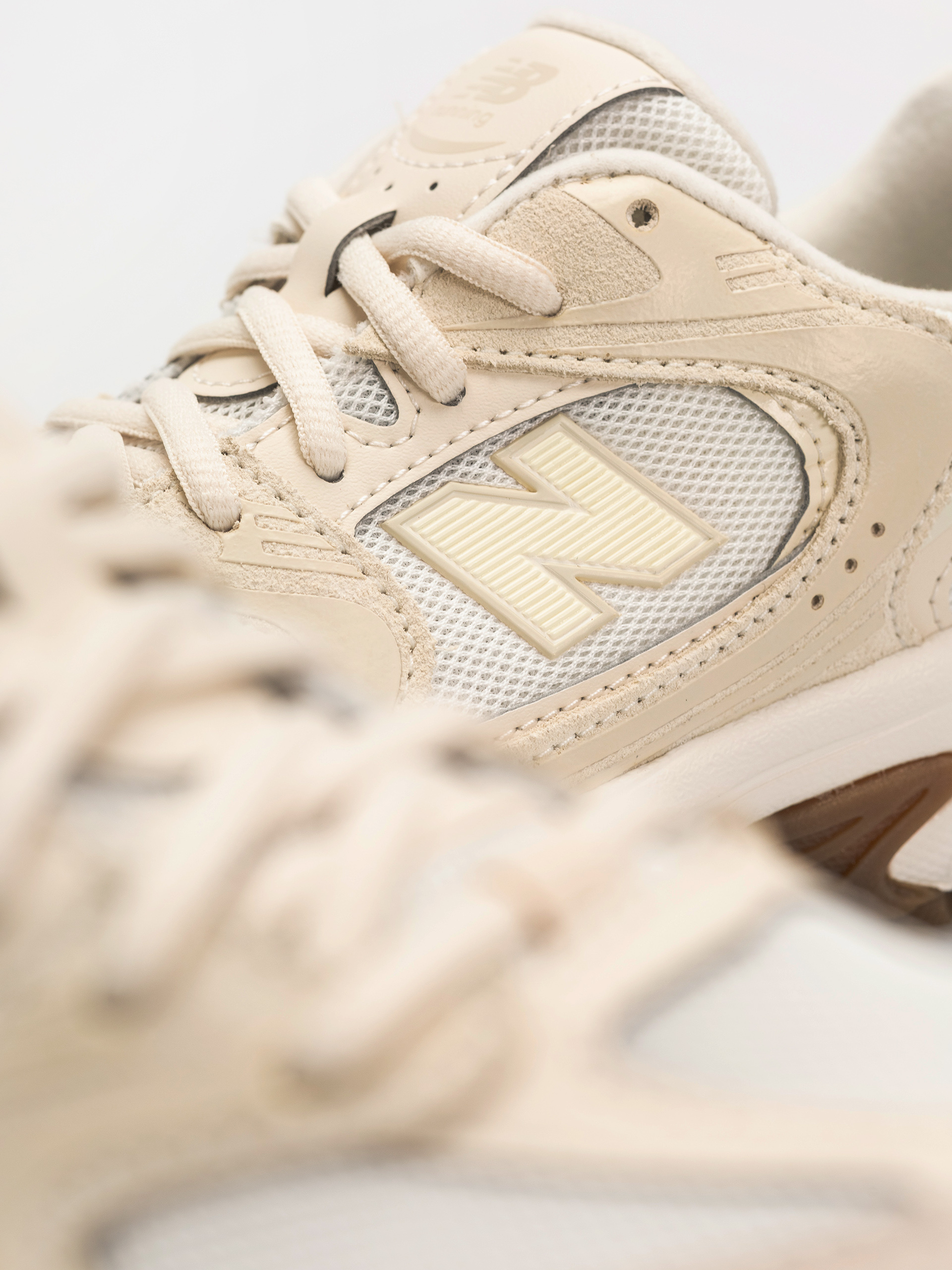 New Balance 530 JR Shoes (bisque)