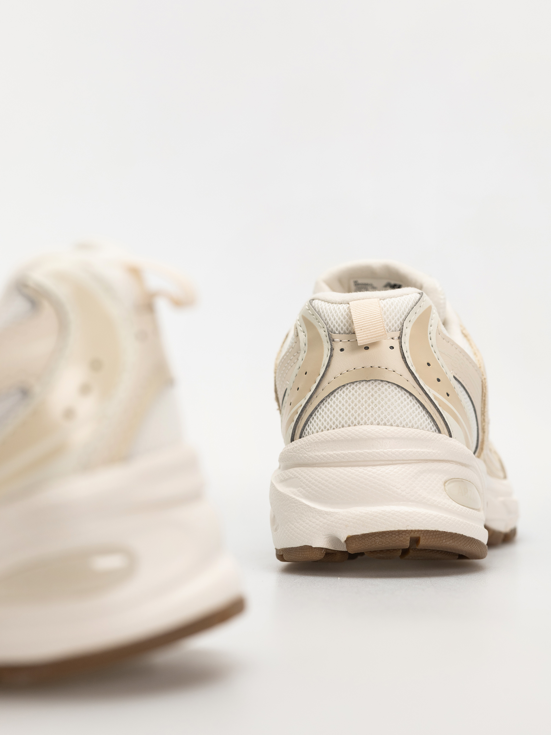 New Balance 530 JR Shoes (bisque)