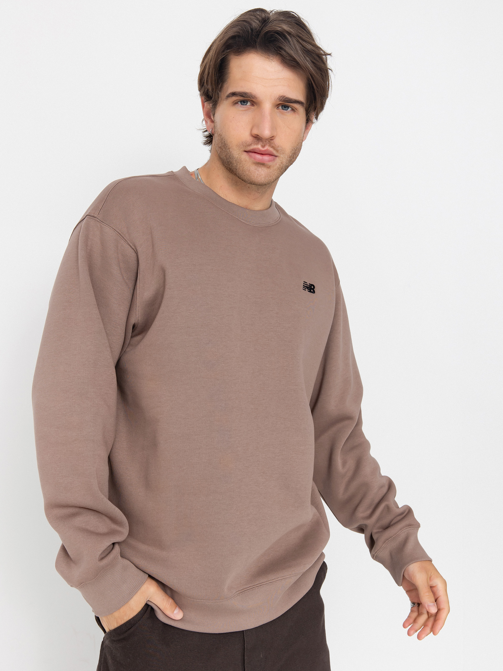 New Balance Linear Graphic Sweatshirt (brown)