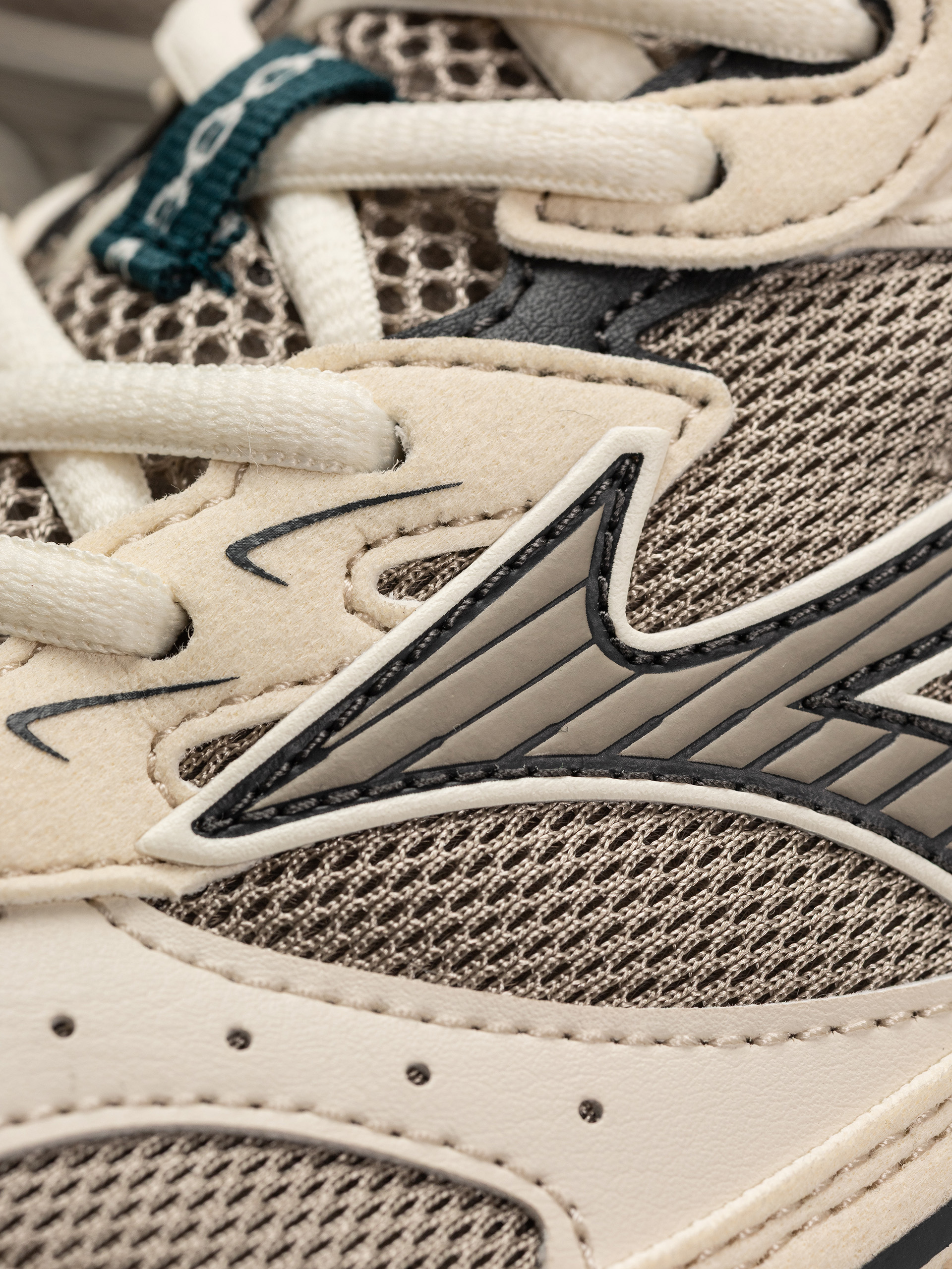 Mizuno Shoes MXR (vintage khaki/vintage khaki/summer sand)