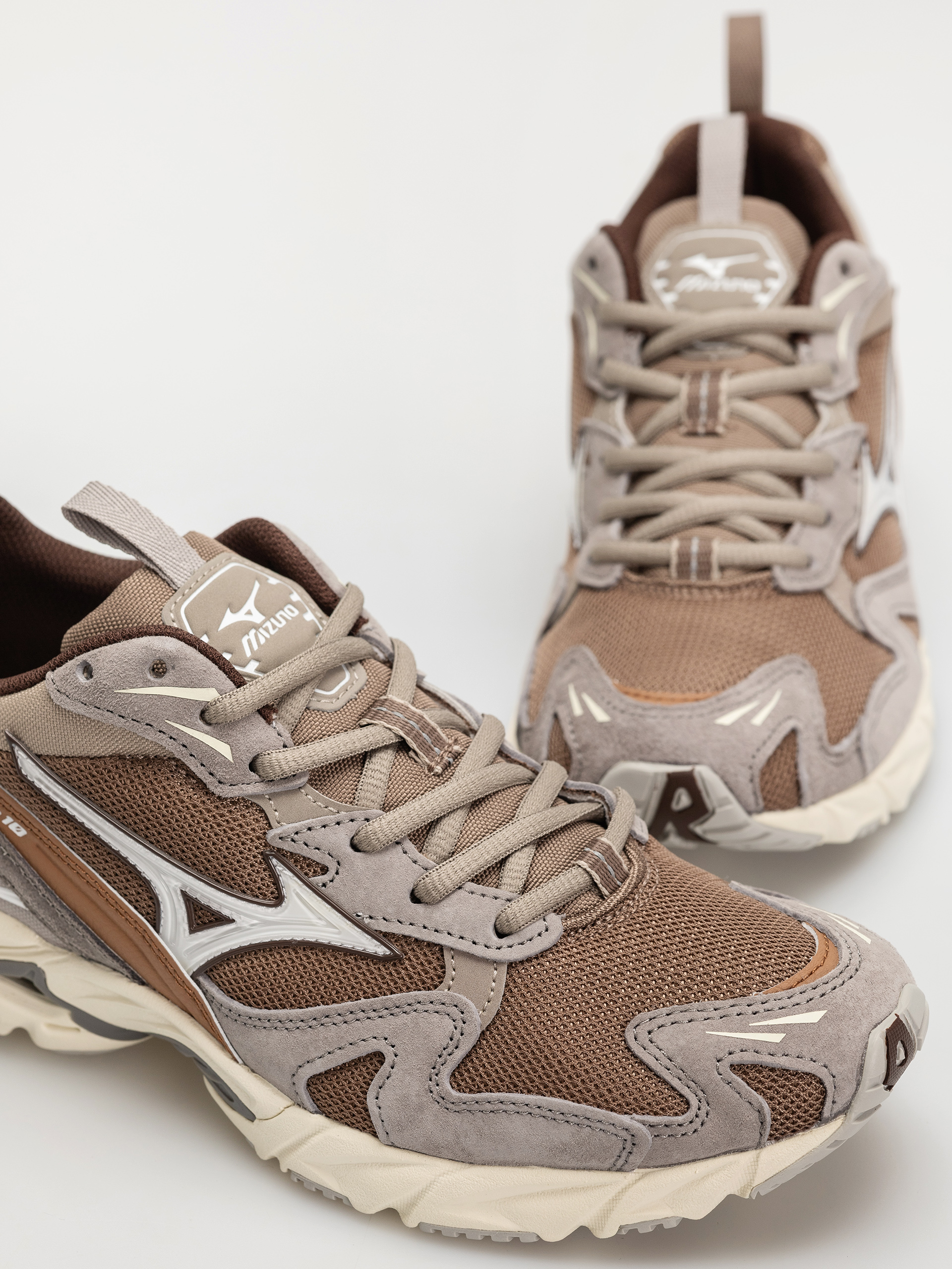 Mizuno Schuhe Wave Rider 10 (fossil/white/thrush)