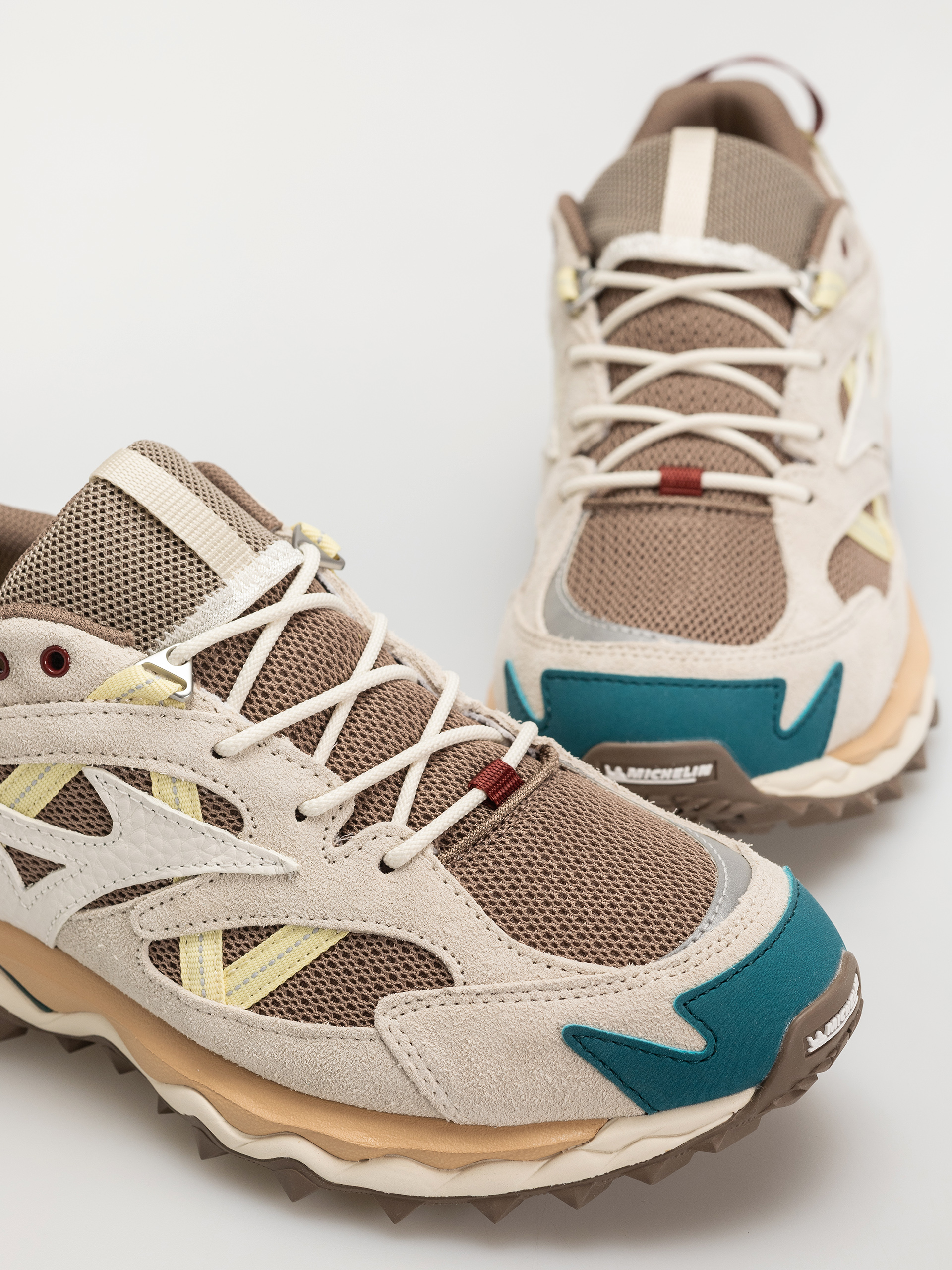 Mizuno Schuhe Wave Mujin TL (fossil/snow white/summer sand)