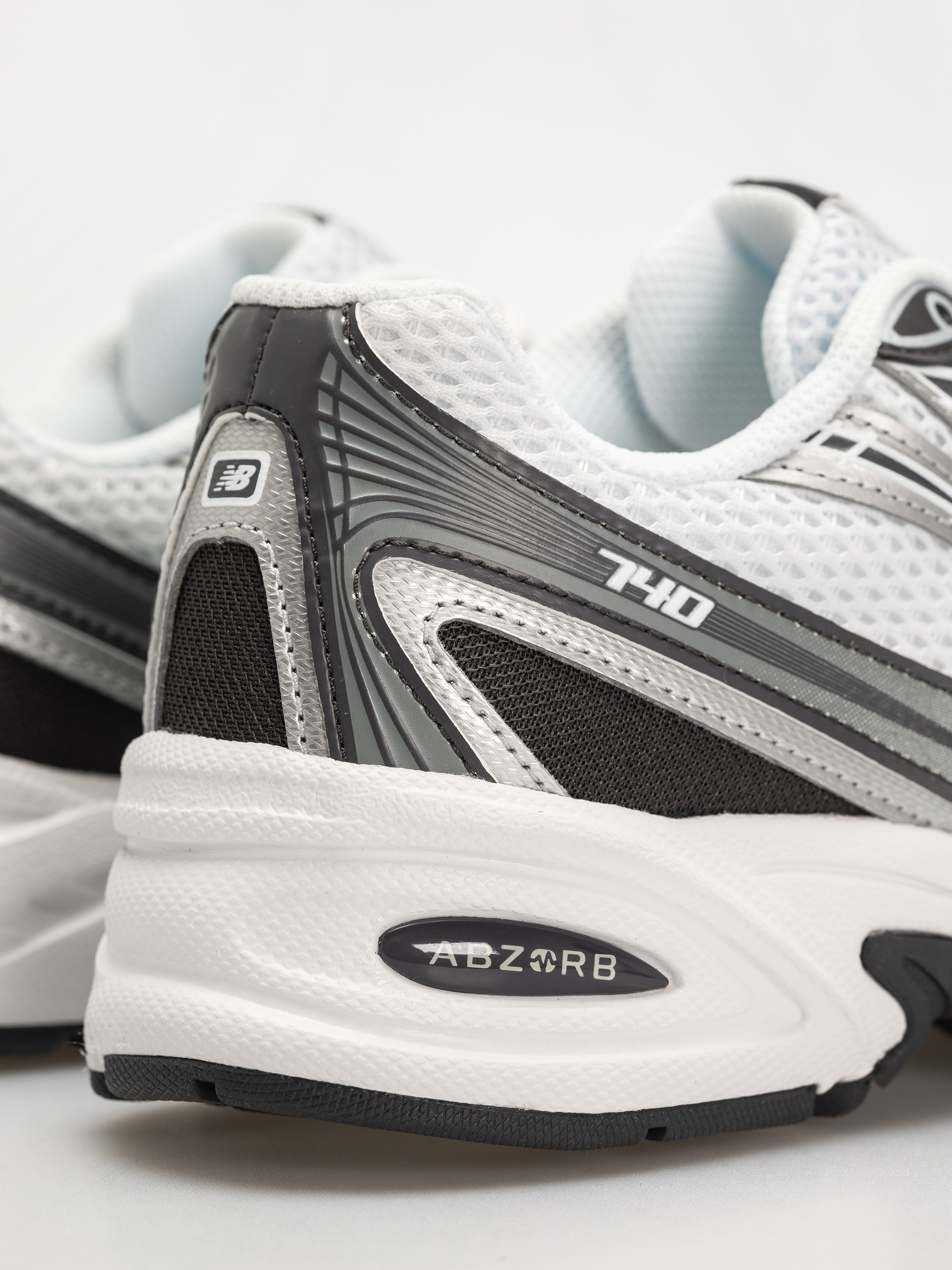 New Balance 740 Shoes (white)