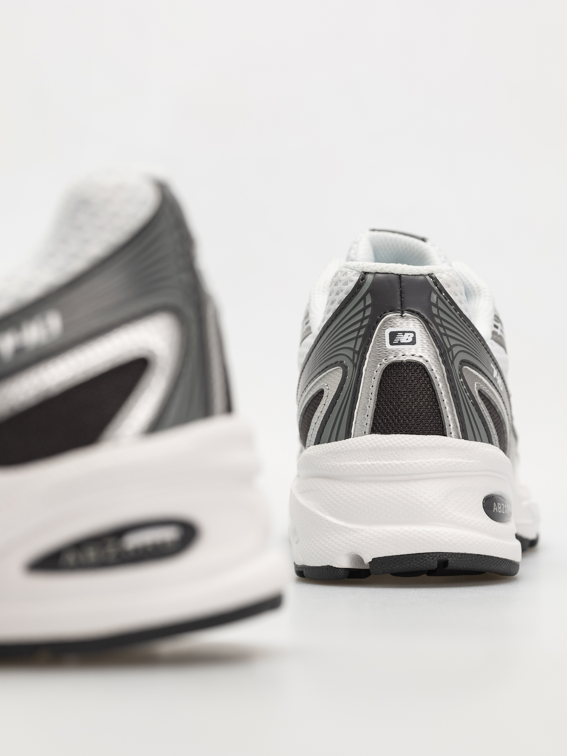 New Balance 740 Shoes (white)