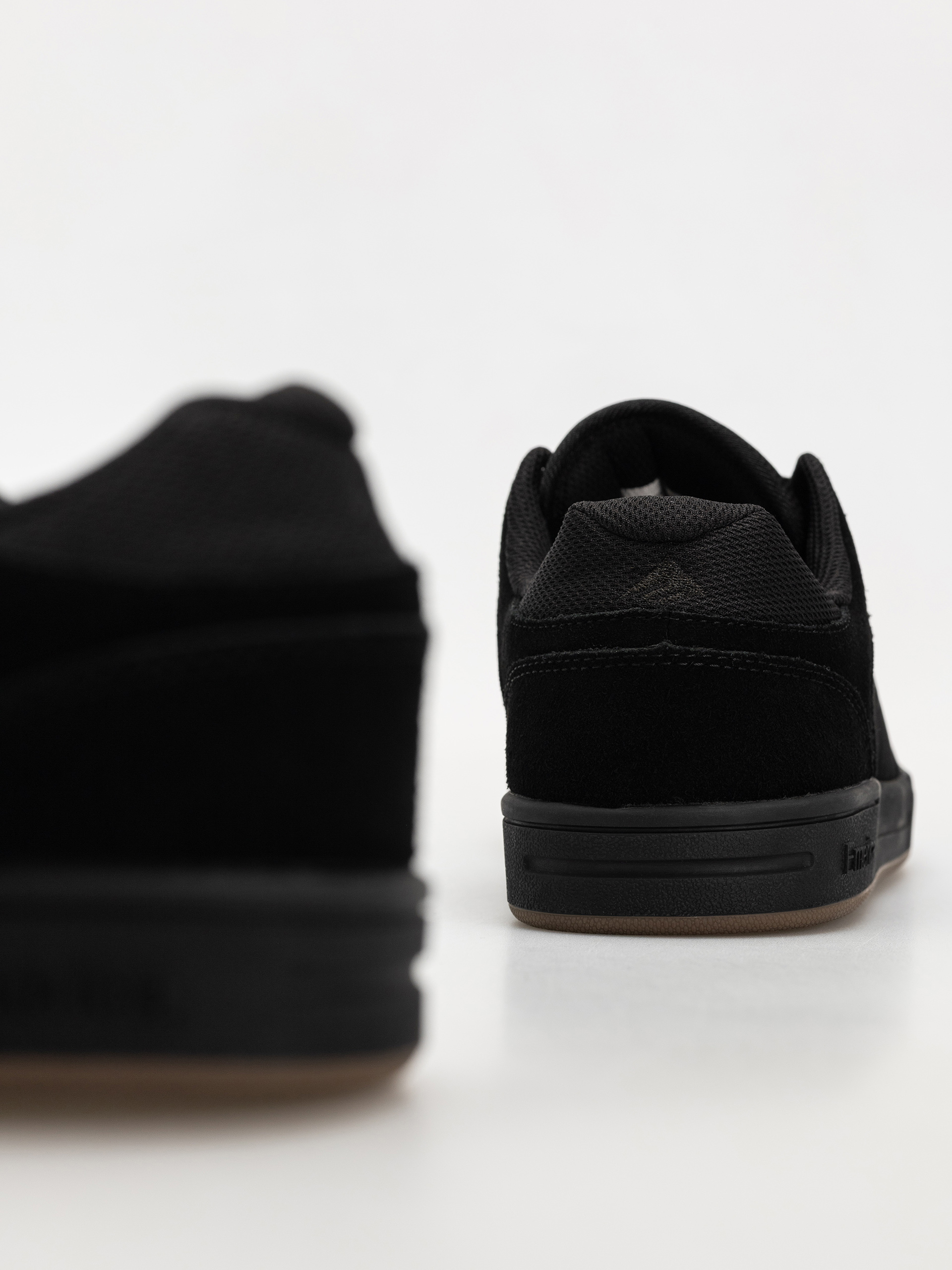 Emerica Heritic Shoes (black/black/gum)