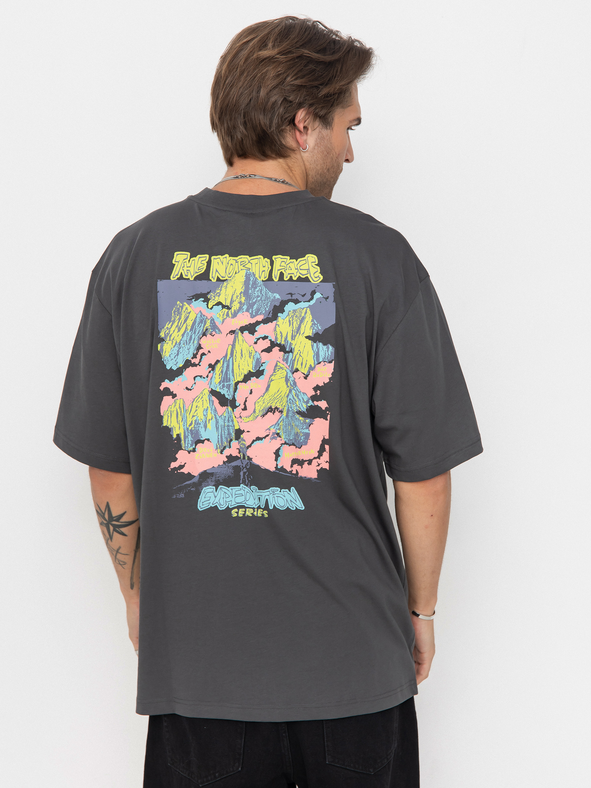 The North Face Expedition Celebration Oversized T-Shirt (anthracite grey)