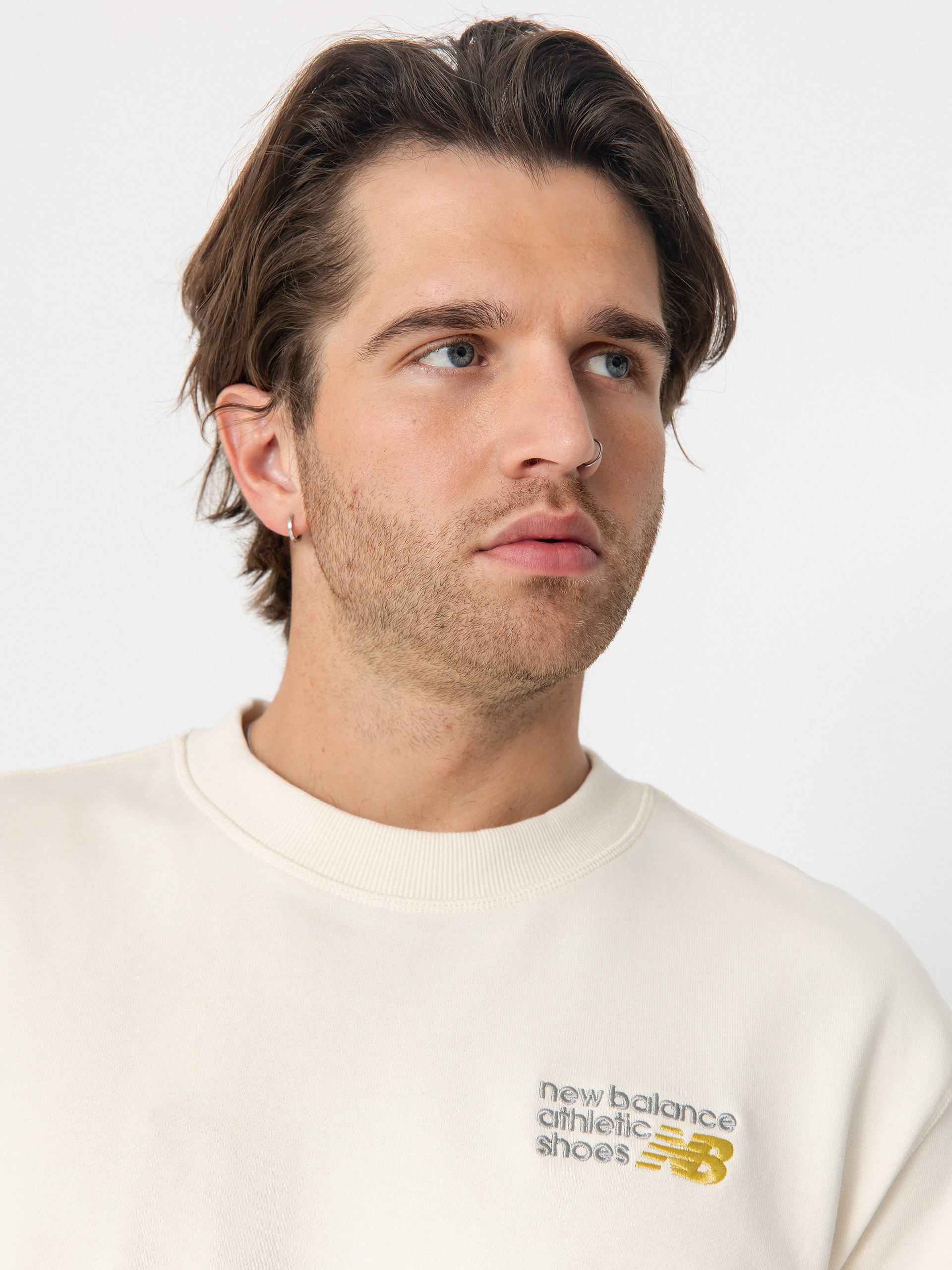 New Balance Athletics Premium Logo Crew Sweatshirt (white)