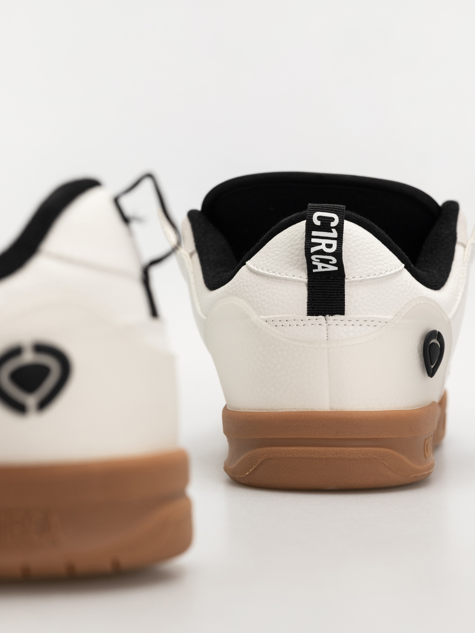 Circa Tave Tt Shoes (white/raven/gum)