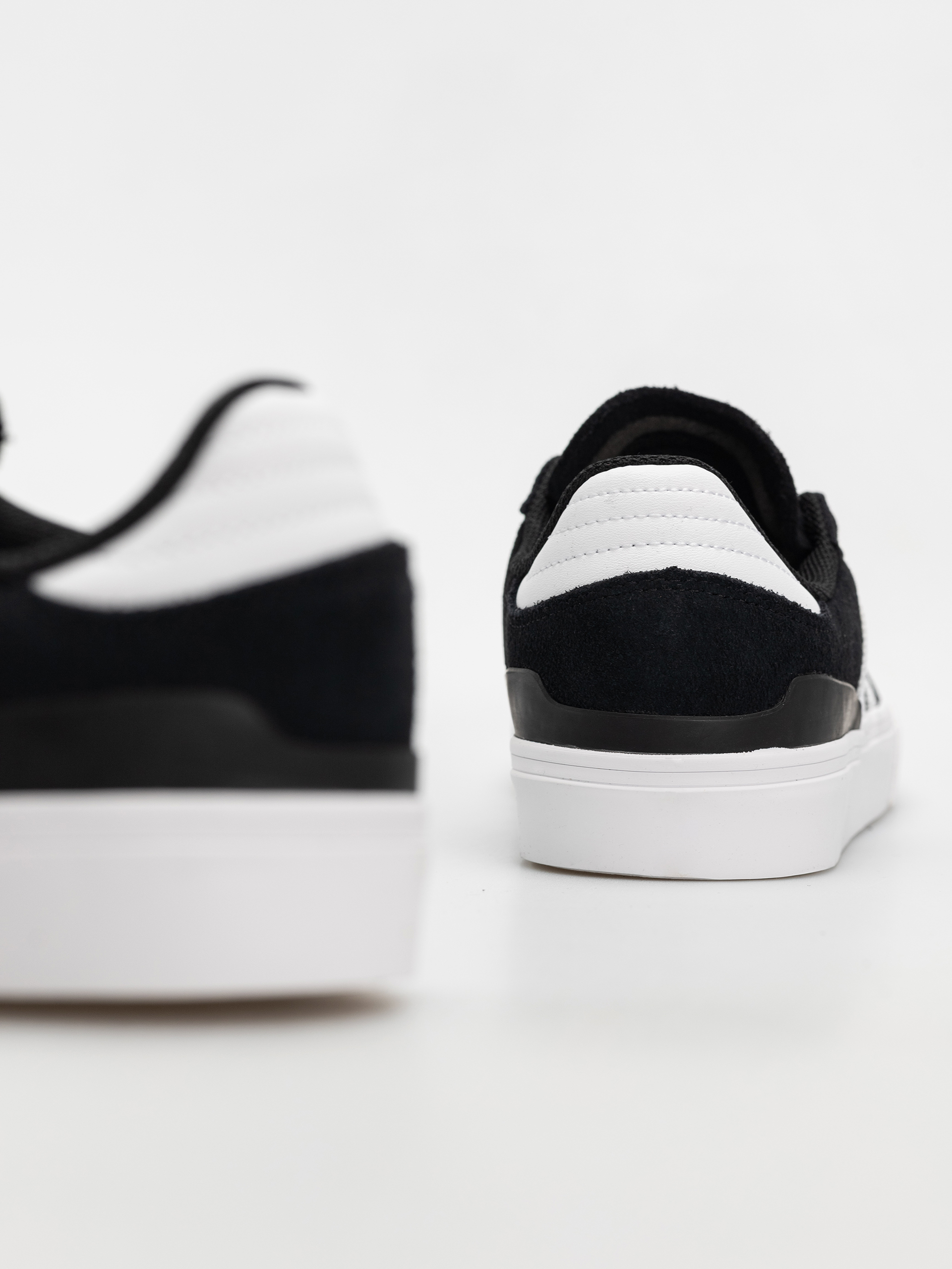 adidas Busenitz Vulc II Schuhe (cblack/ftwwht/gum4)