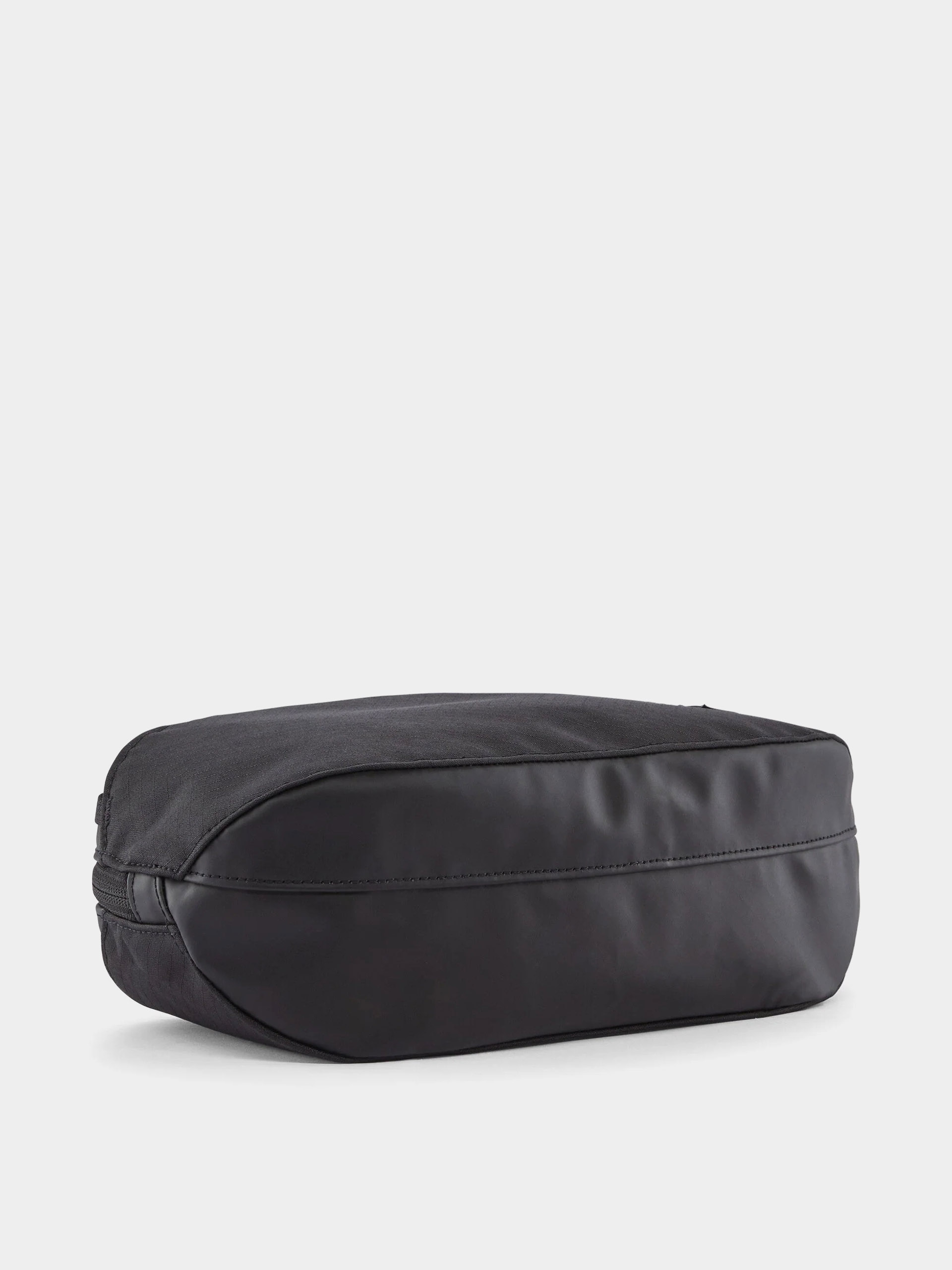Patagonia Cosmetic bag Black Hole Cube 3L (black w/black)