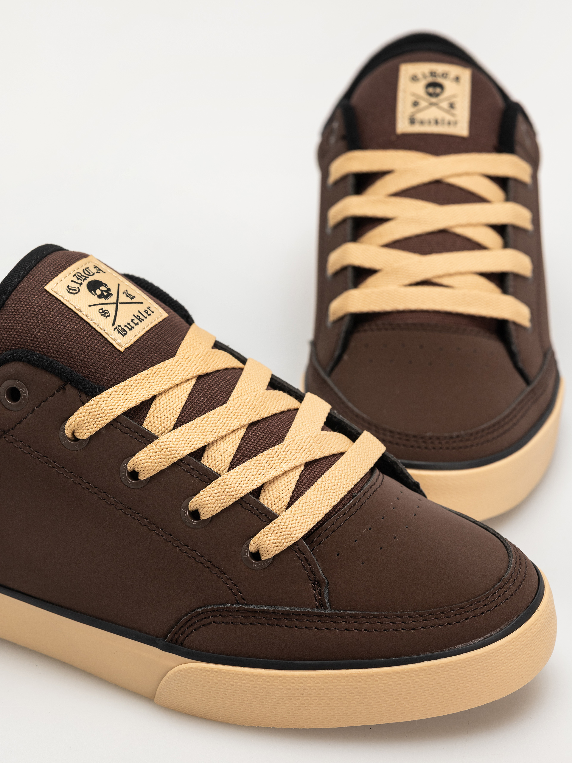 Circa Buckler Sk Shoes (mustang/black/ivory)