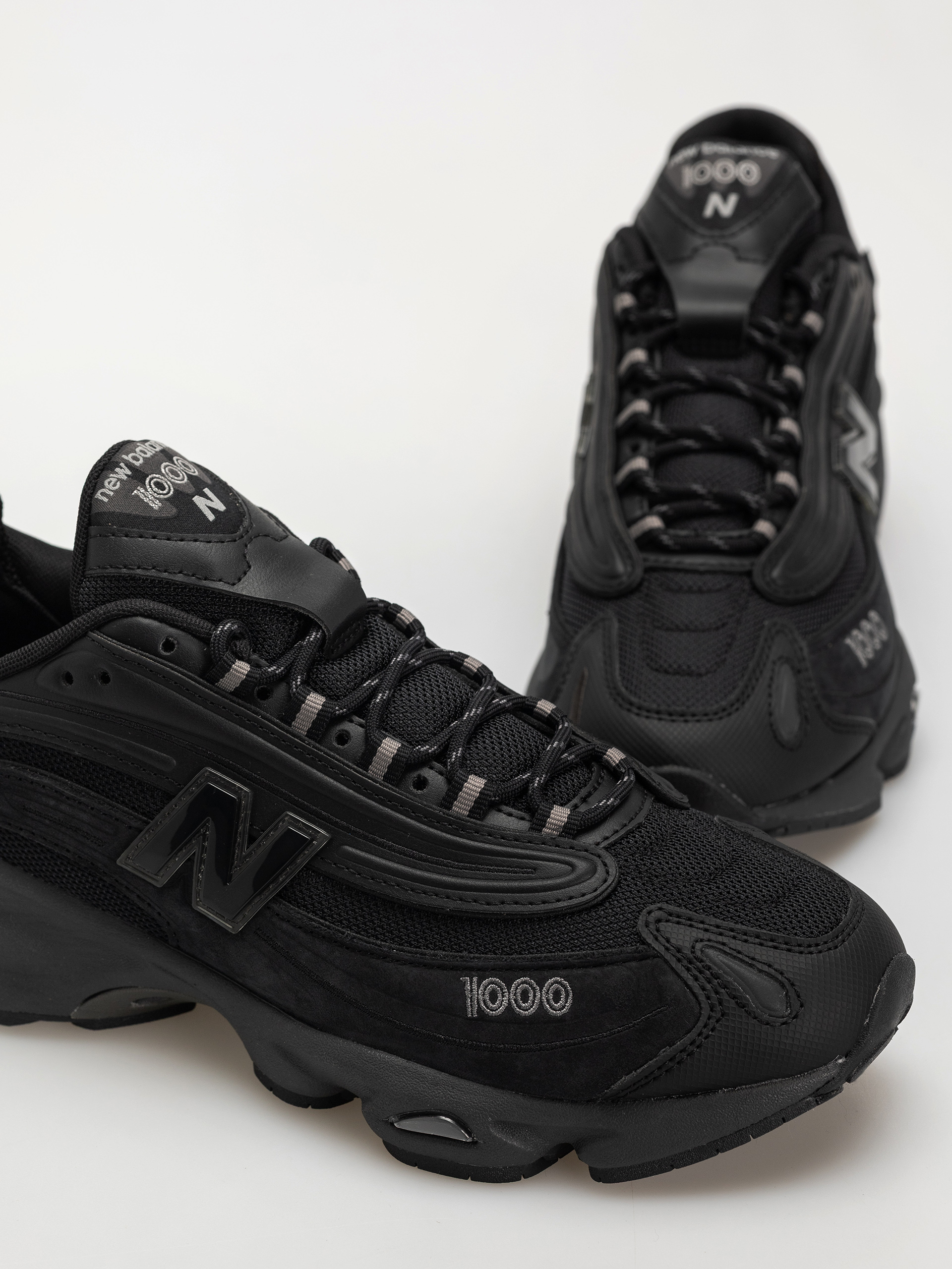 New Balance 1000 Shoes (black)