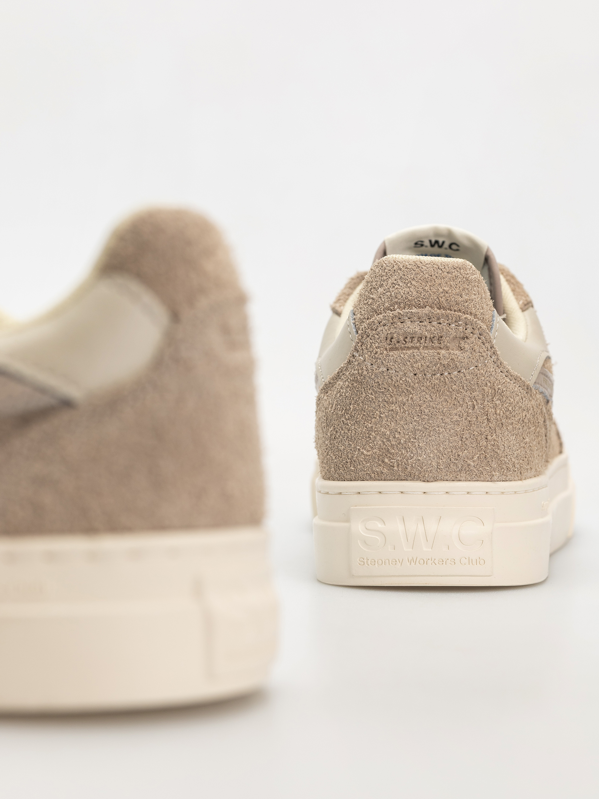 Stepney Workers Club Pearl S-Strike Schuhe (raw suede taupe)