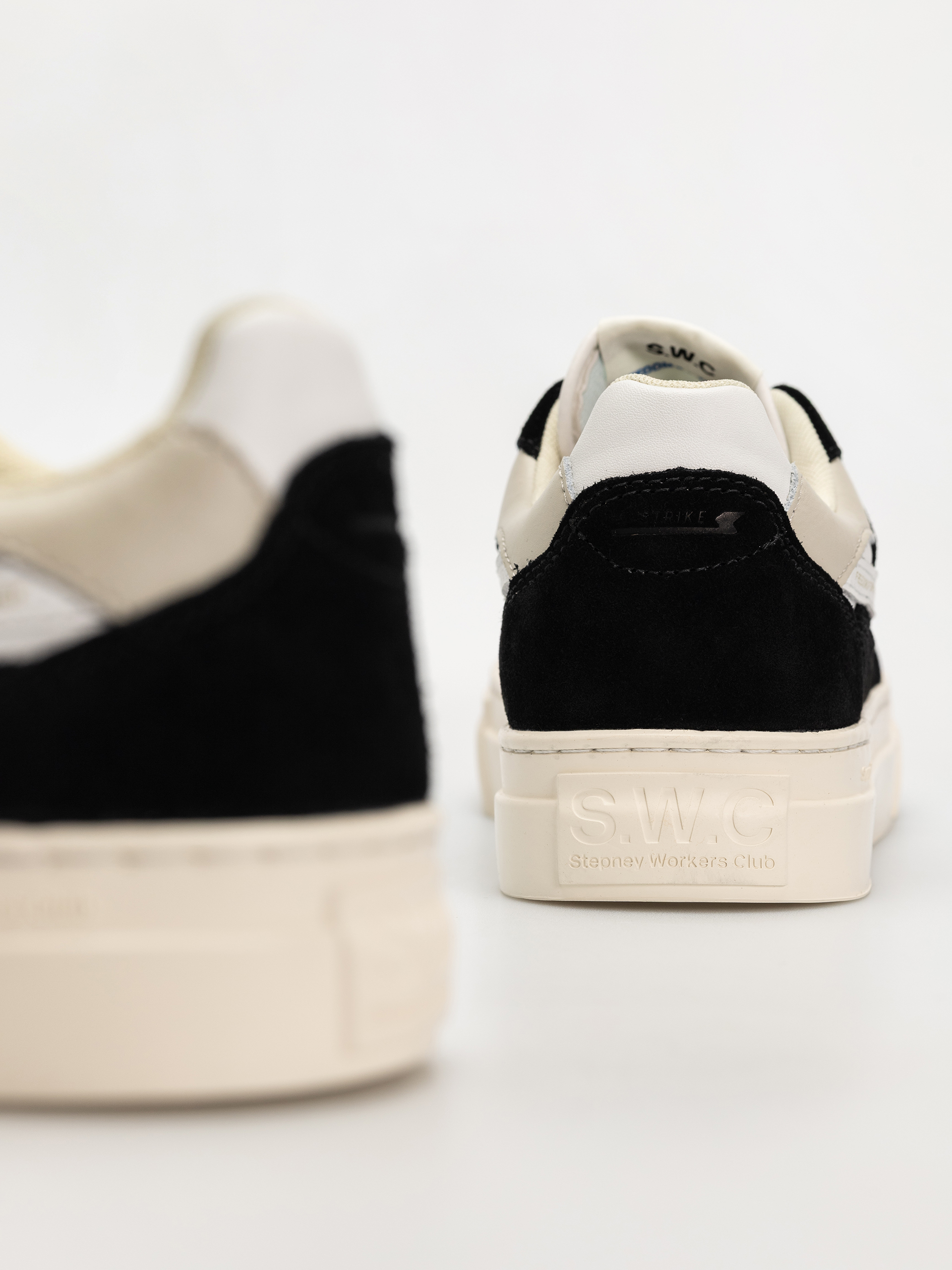 Stepney Workers Club Pearl S-Strike Schuhe (suede leather black white)