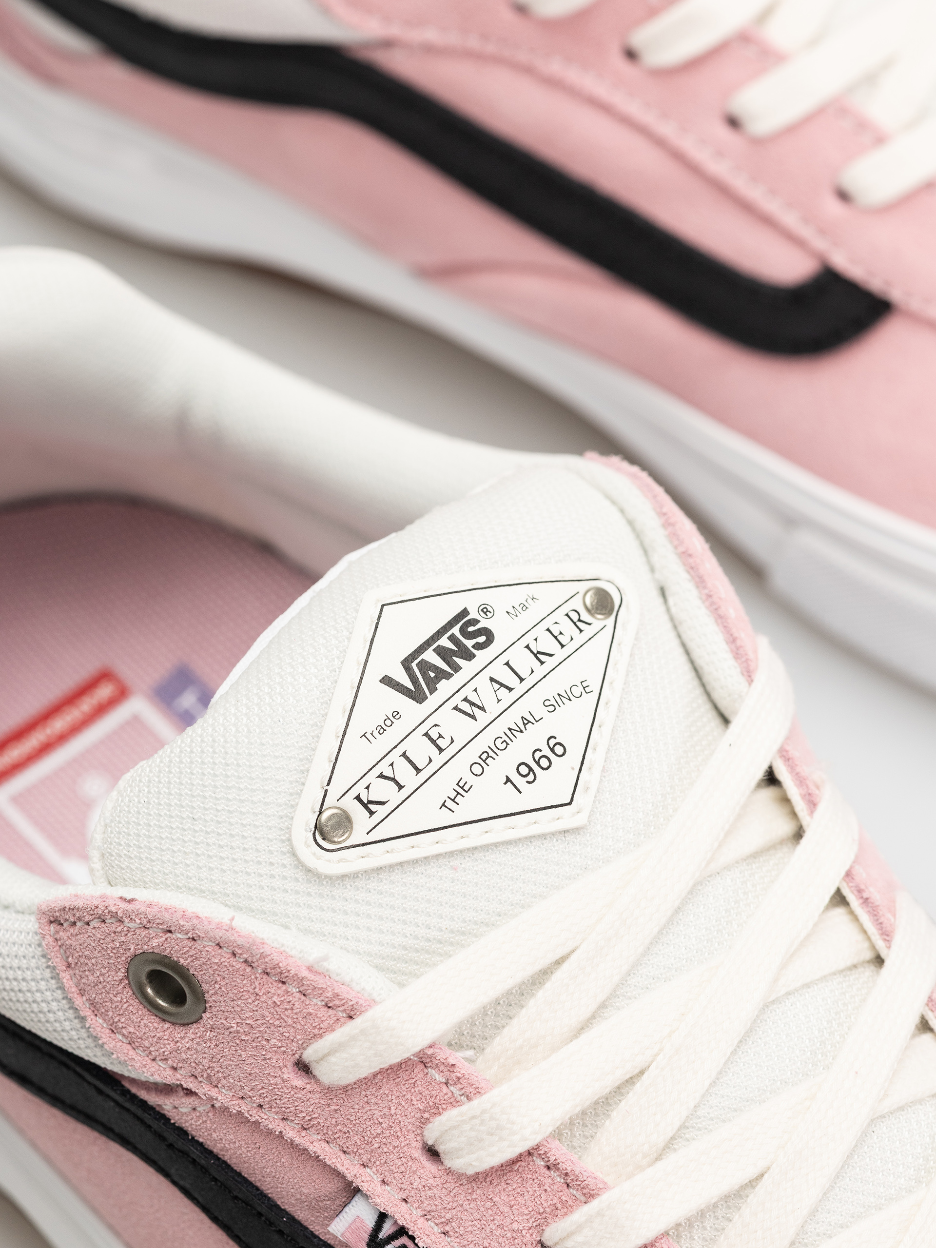 Vans Skate Kyle Walker Wafflecup Shoes (pink)