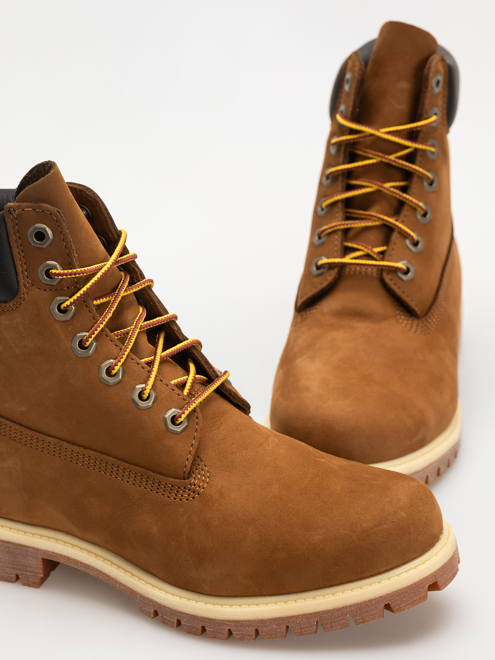 Timberland Premium 6 Inch winter shoes (dark wheat nubuck)