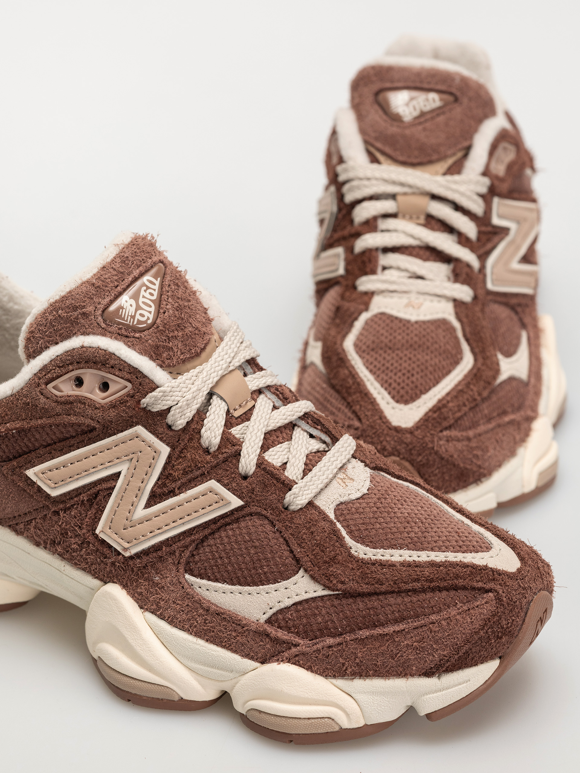 New Balance 9060 Shoes - brown (rich oak)