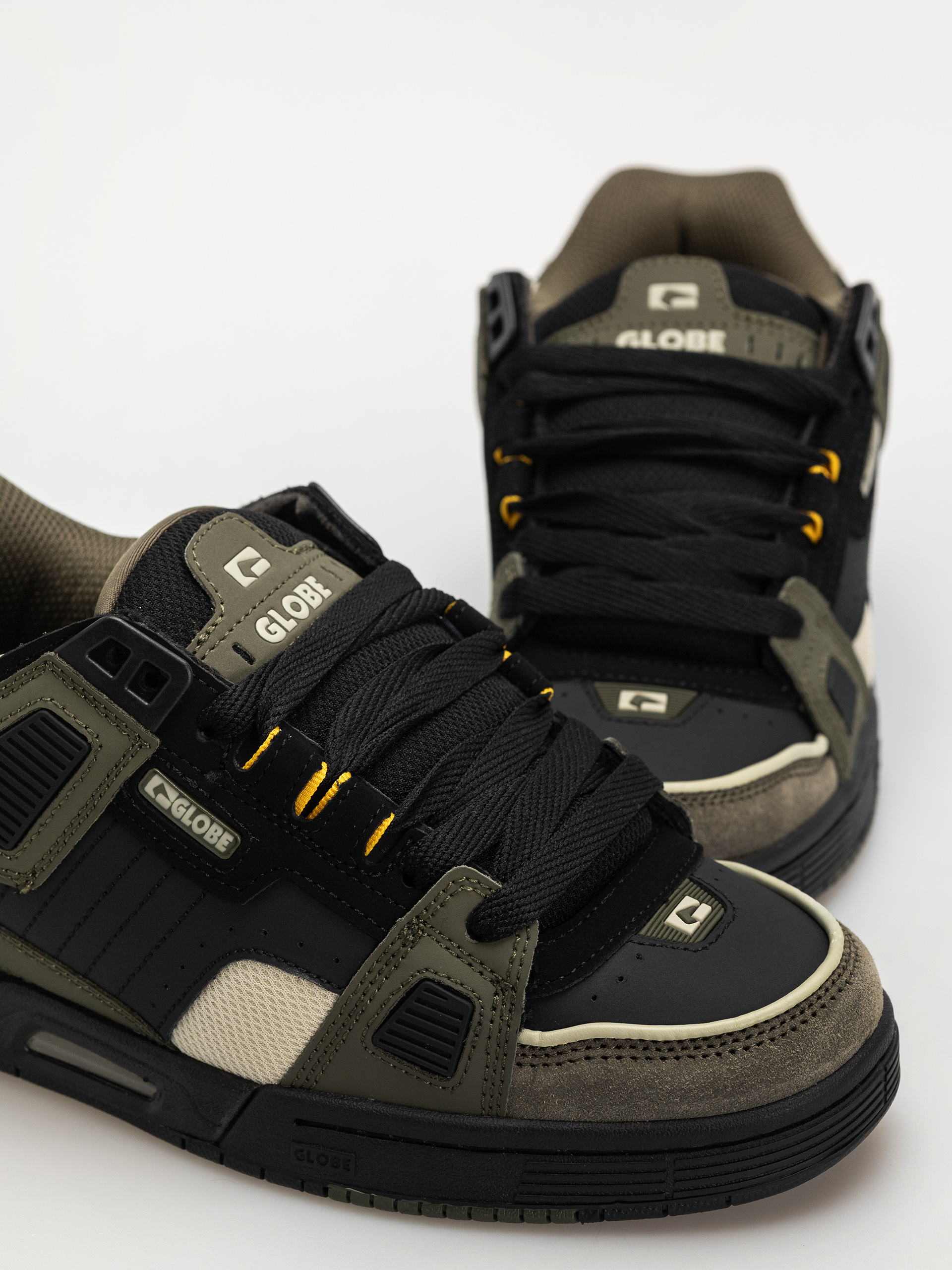 Globe Sabre Shoes (black/army)