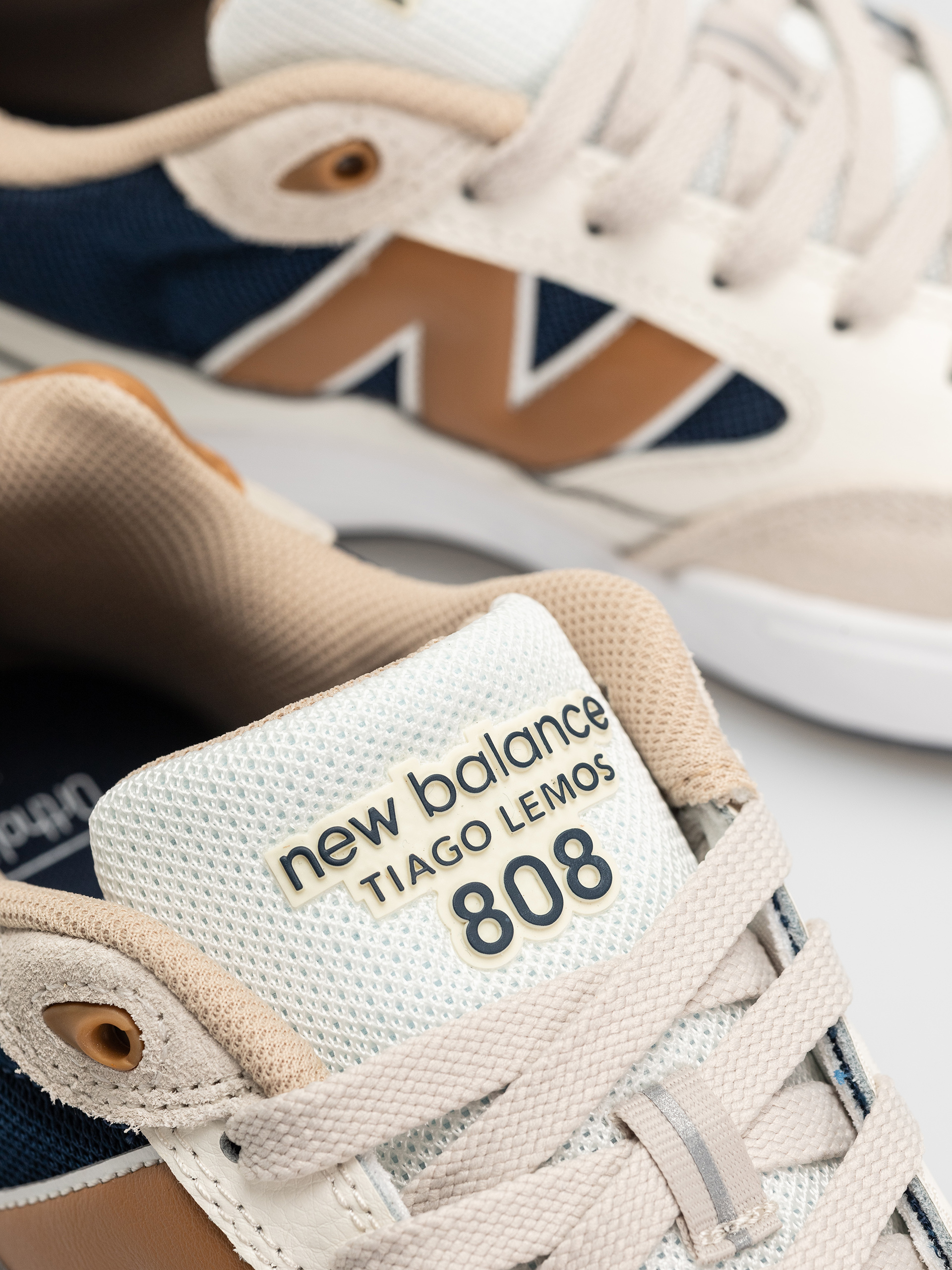 New Balance Shoes 808 (beige)